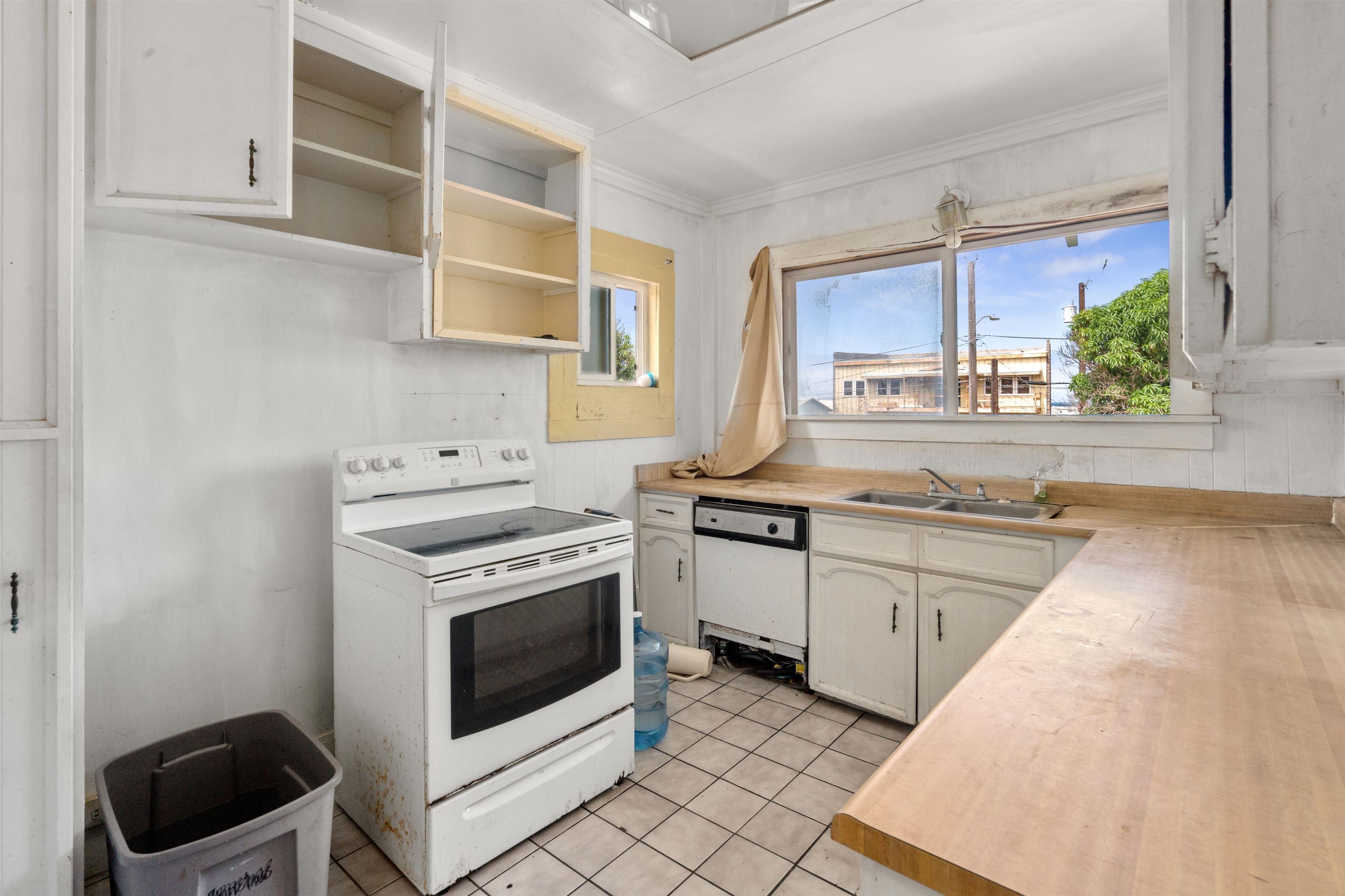 282  Momi Pl , Wailuku home - photo 13 of 38