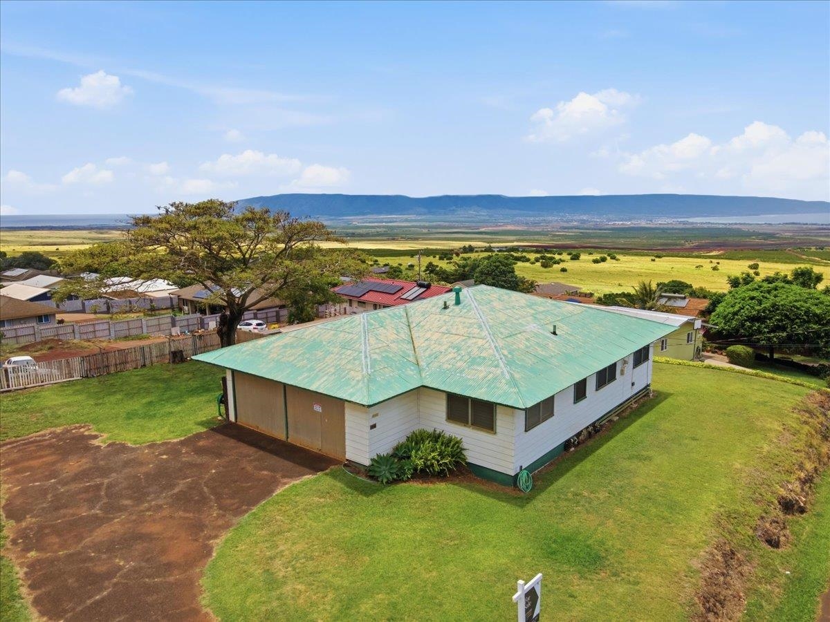 2840  Koea Pl ,  home - photo 1 of 37