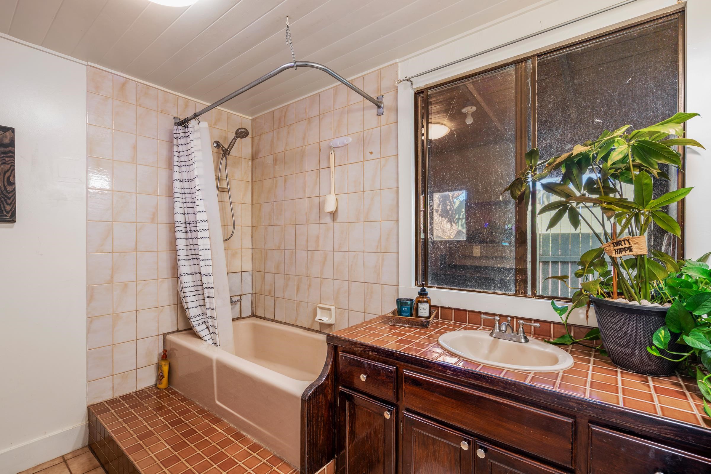 2846  Omaopio Rd , Kula/Ulupalakua/Kanaio home - photo 16 of 50