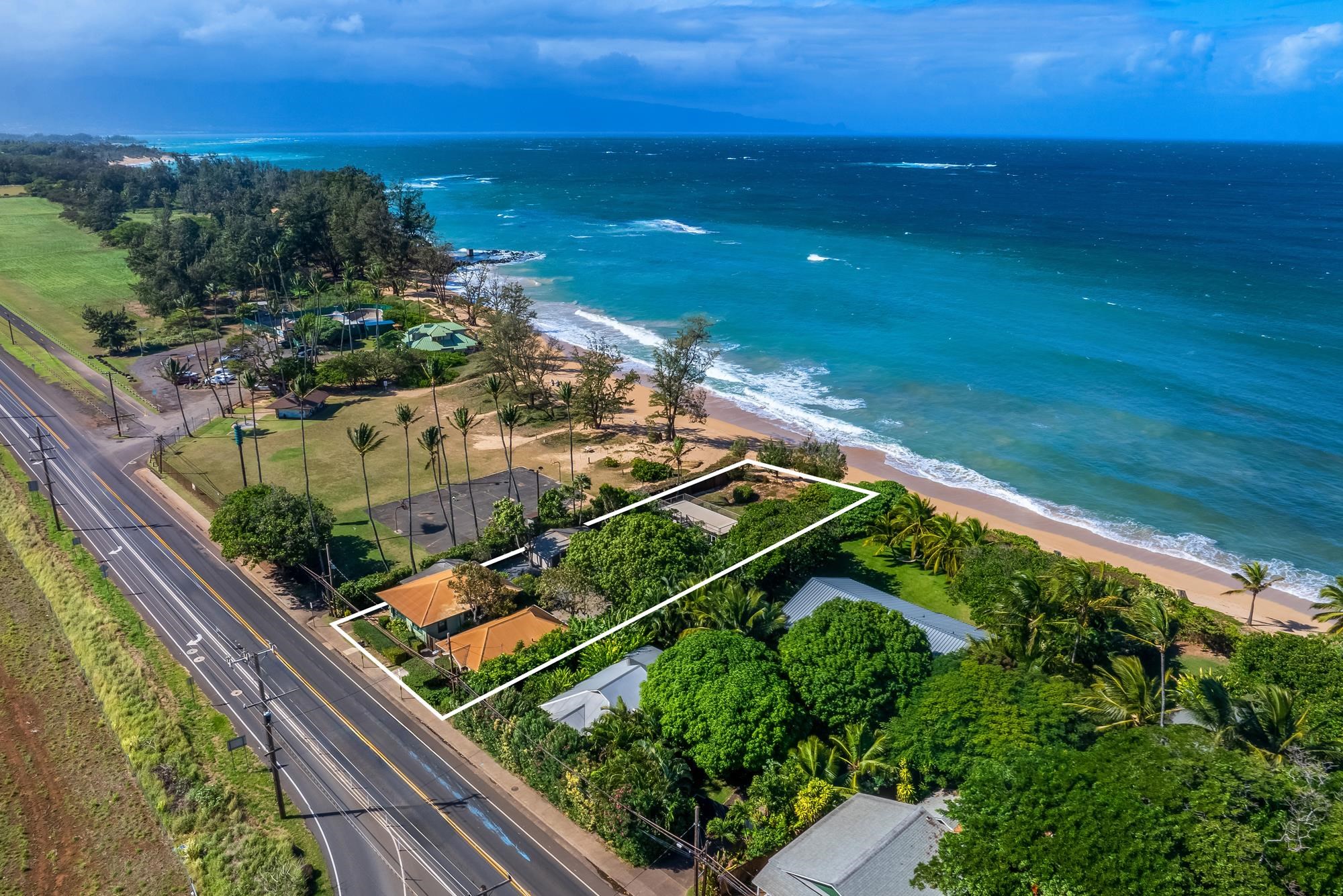 29  Hana Hwy Paia Bay,  home - photo 1 of 46