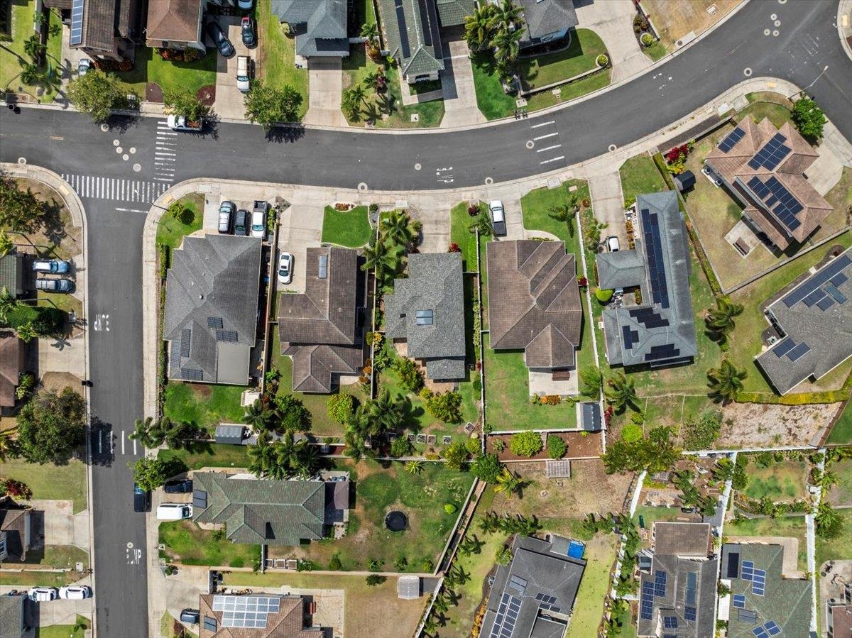 29  Maunaleo St Kehalani, Wailuku home - photo 4 of 41