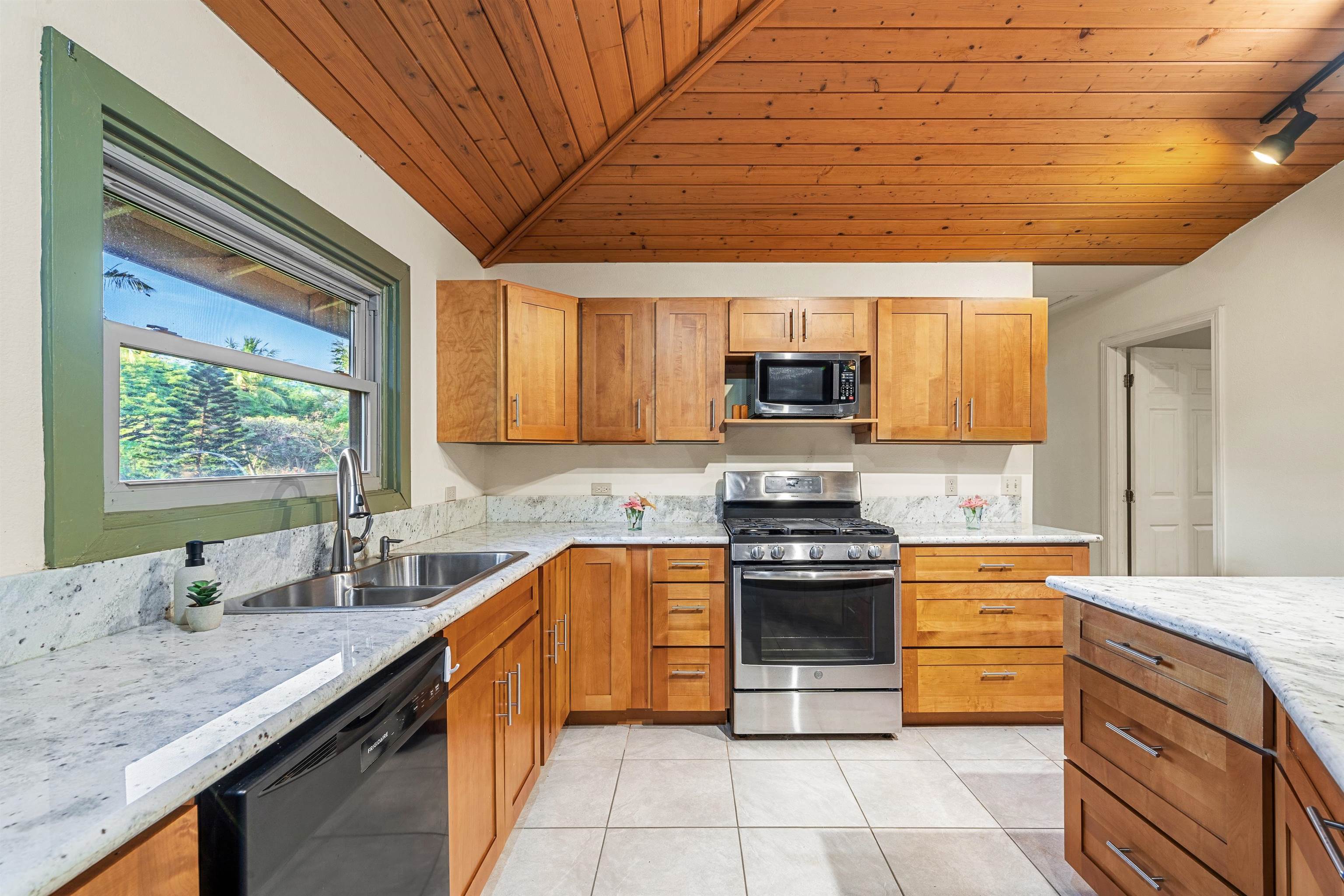 2944  Kalua Koi Rd Papohaku, Molokai home - photo 44 of 50