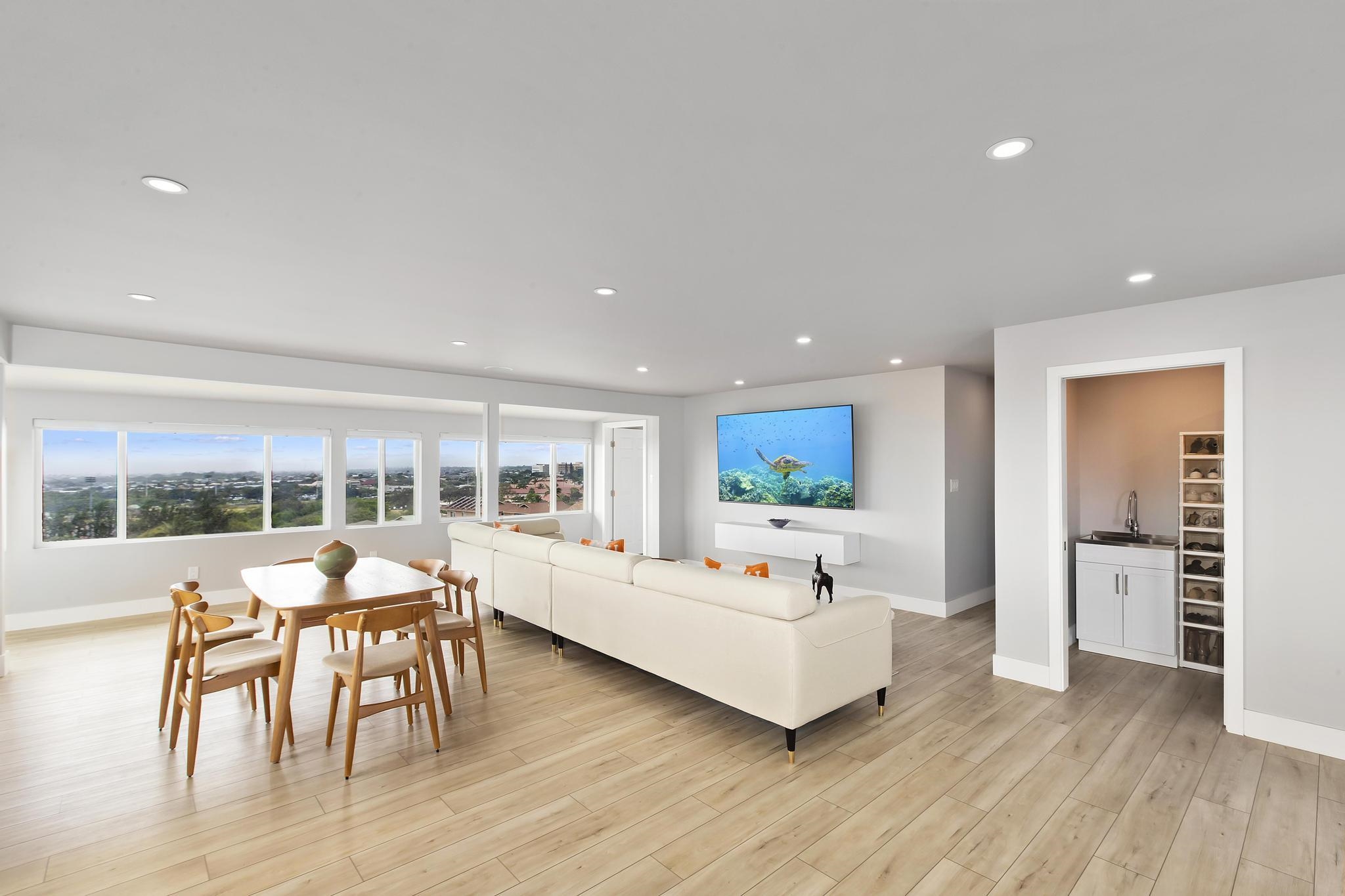 295  Liholiho St Sandhills, Wailuku home - photo 5 of 44