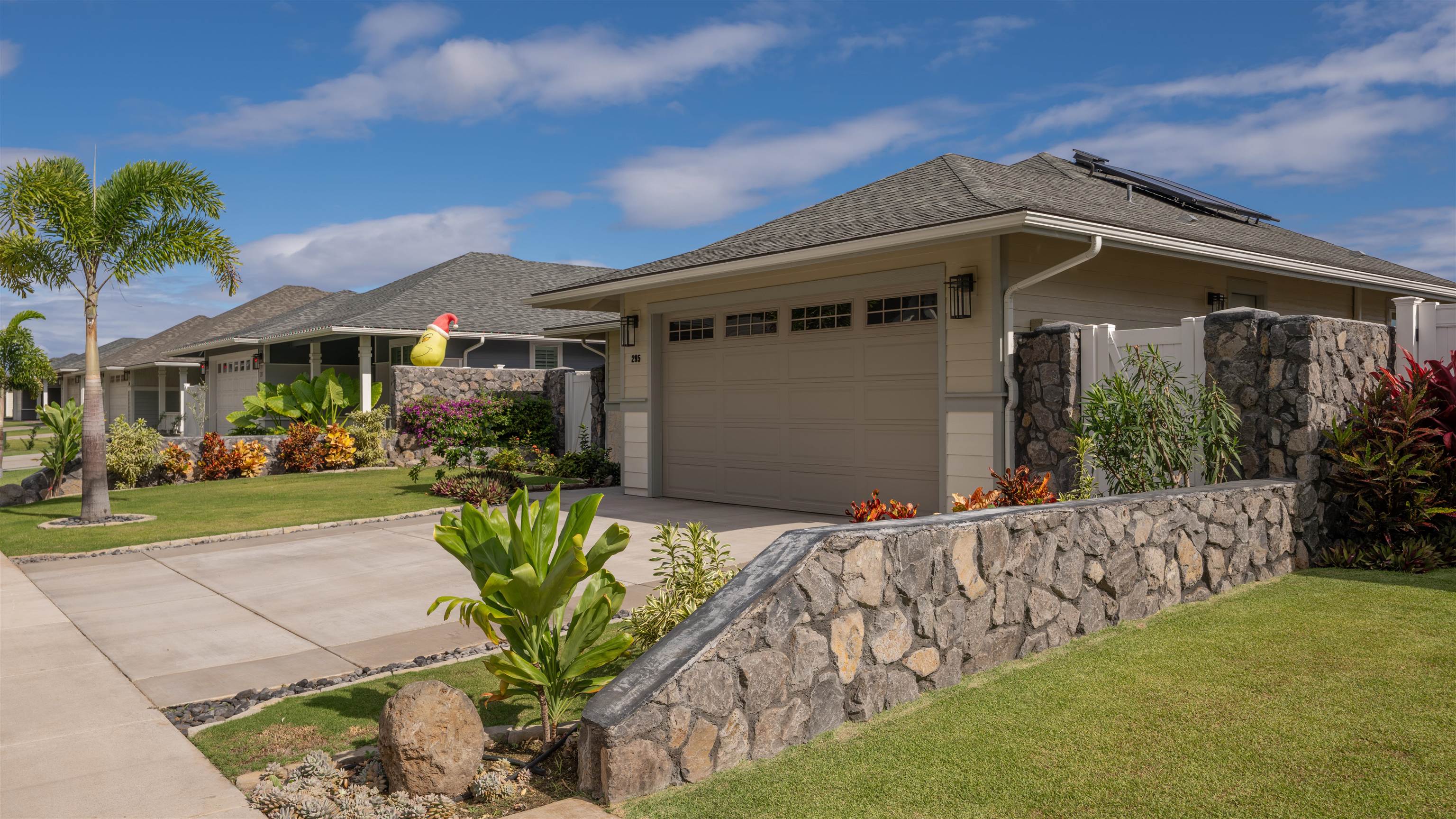 295  Pua Kalaunu Loop Kehalani, Wailuku home - photo 3 of 33