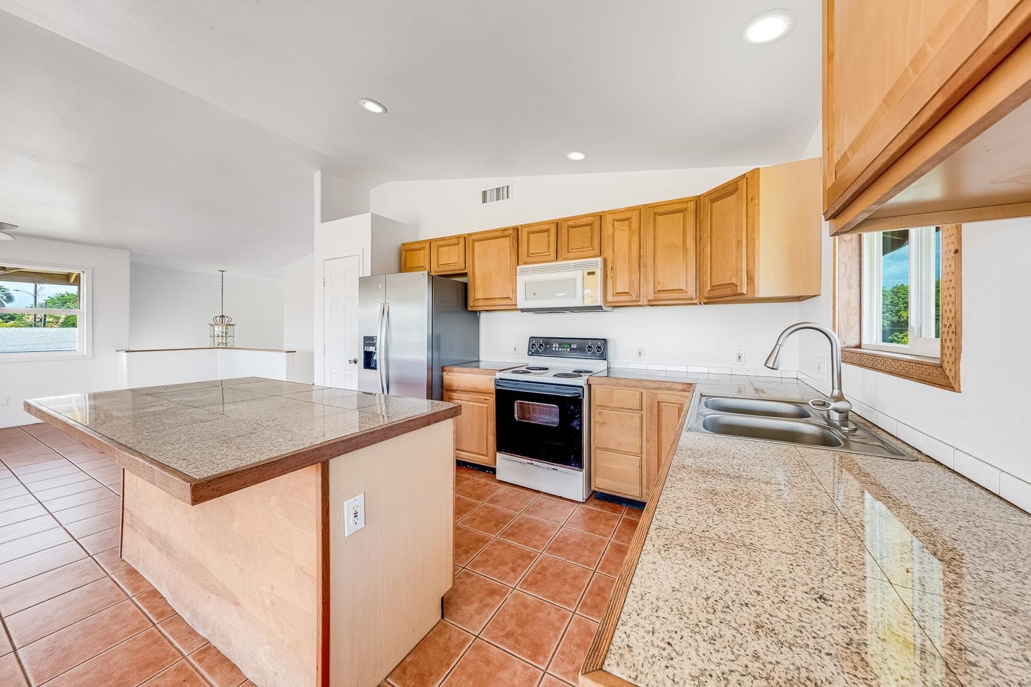 296  Kenolio Rd , Kihei home - photo 11 of 50