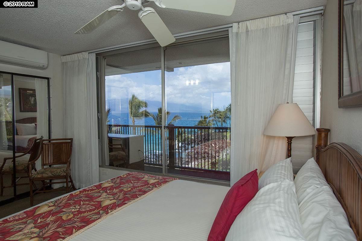 Mana Kai condo # 402, Kihei, Hawaii - photo 7 of 22