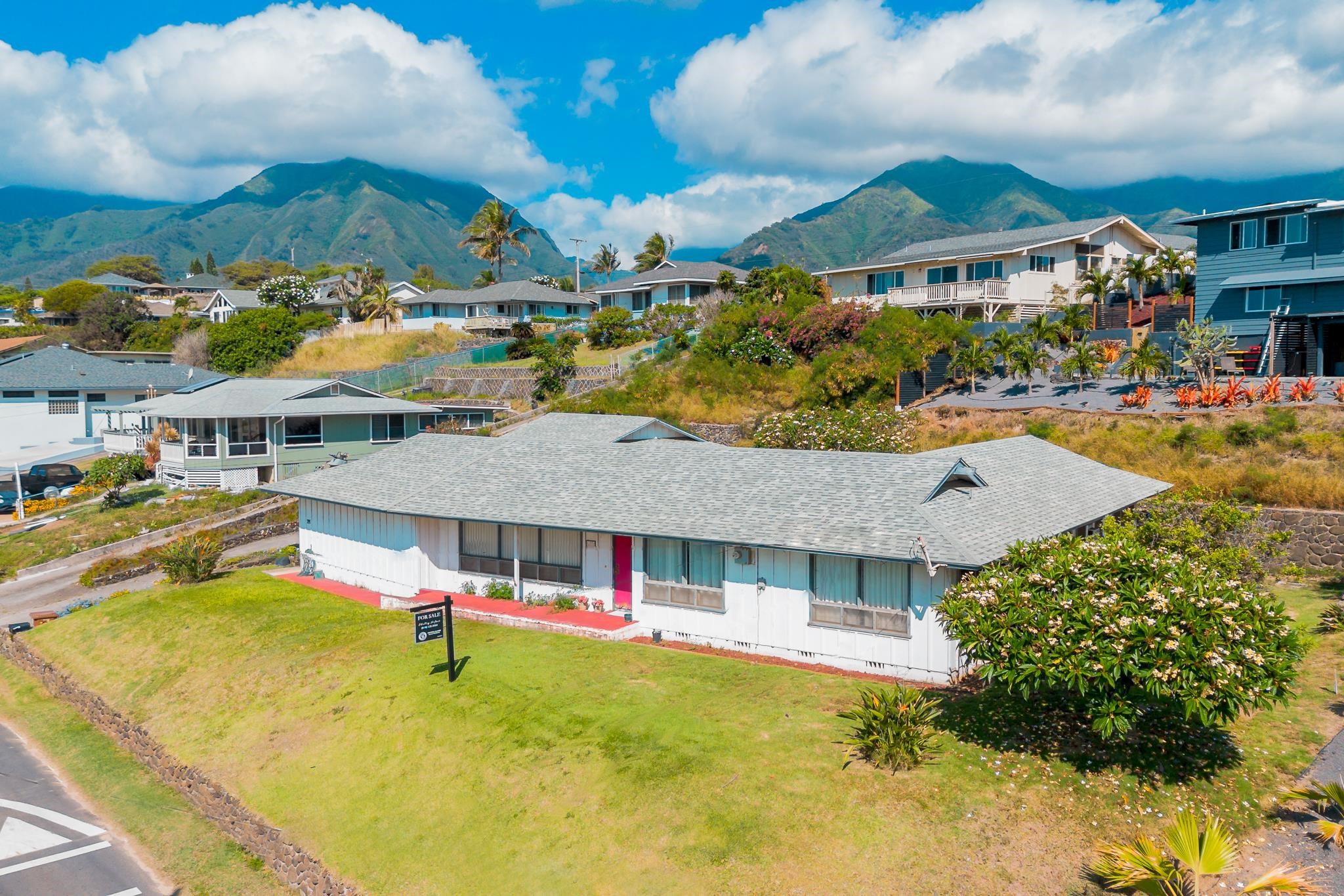 299  Liholiho St Puuone, Wailuku home - photo 2 of 25