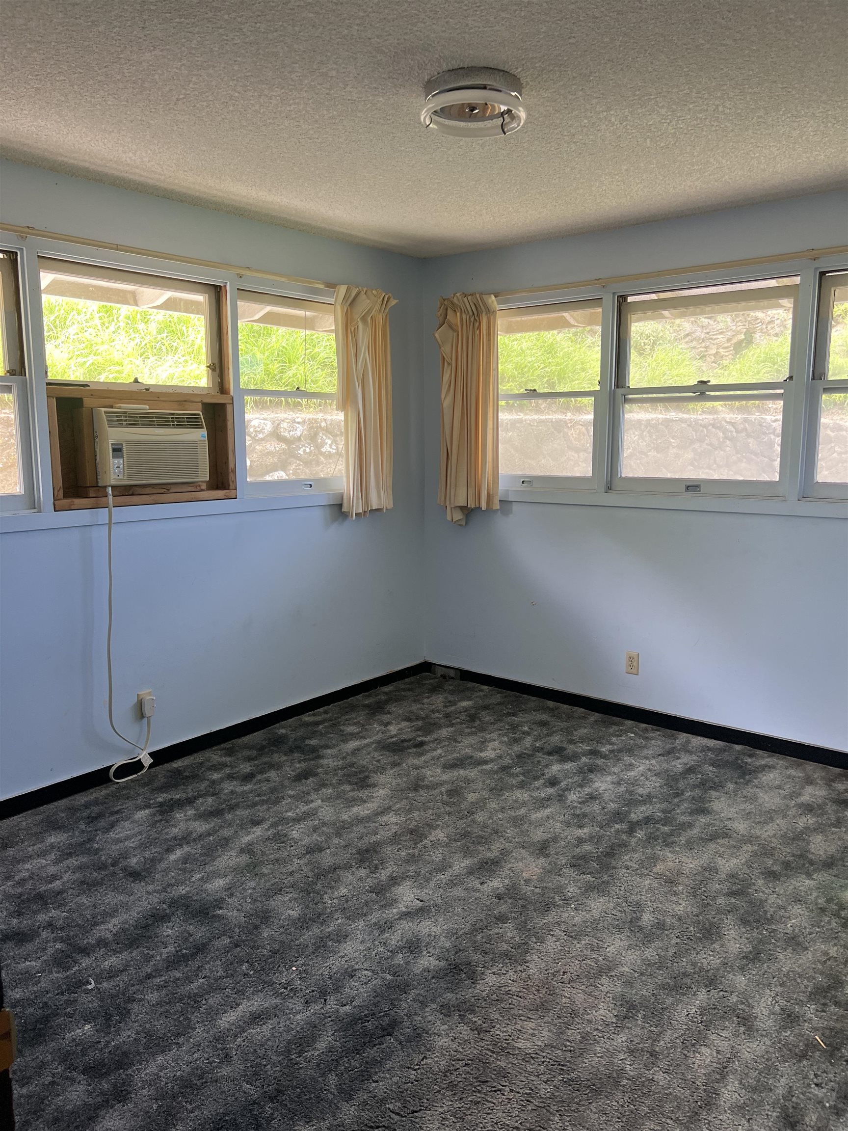 299  Liholiho St Puuone, Wailuku home - photo 12 of 29