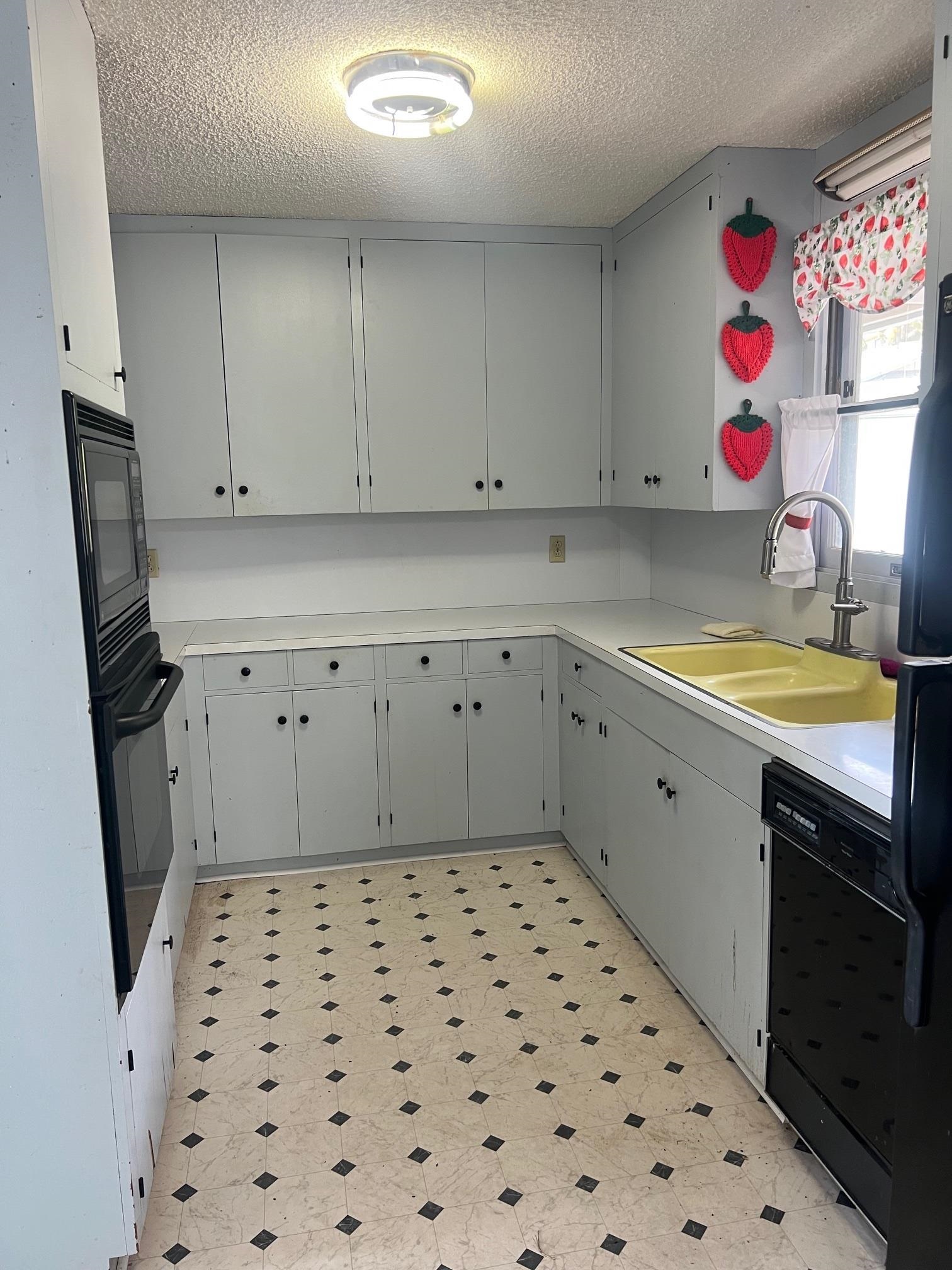 299  Liholiho St Puuone, Wailuku home - photo 4 of 29