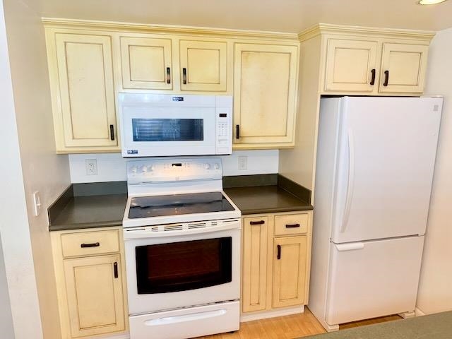 Kahului Ikena condo # 114, Kahului, Hawaii - photo 28 of 50