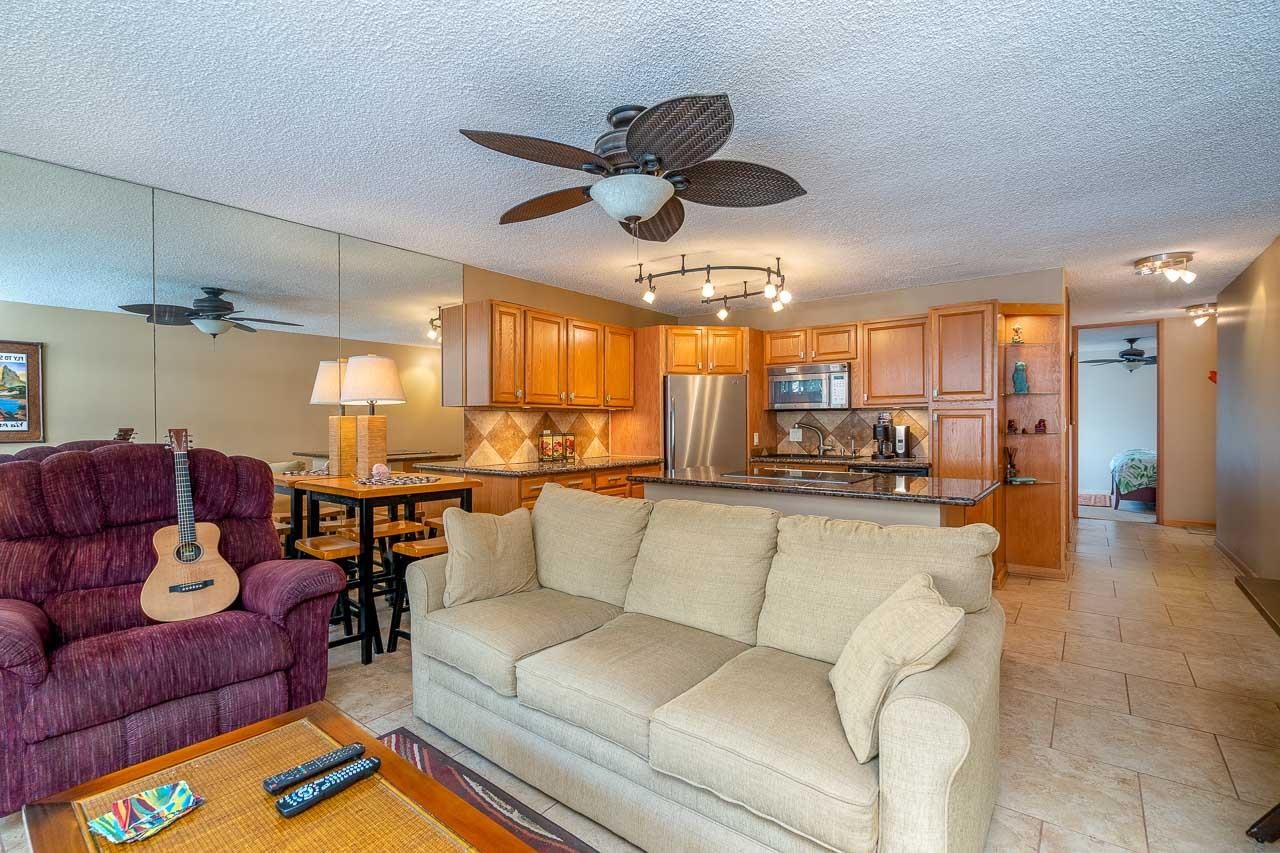 Maalaea Yacht Marina condo # 212, Wailuku, Hawaii - photo 3 of 16