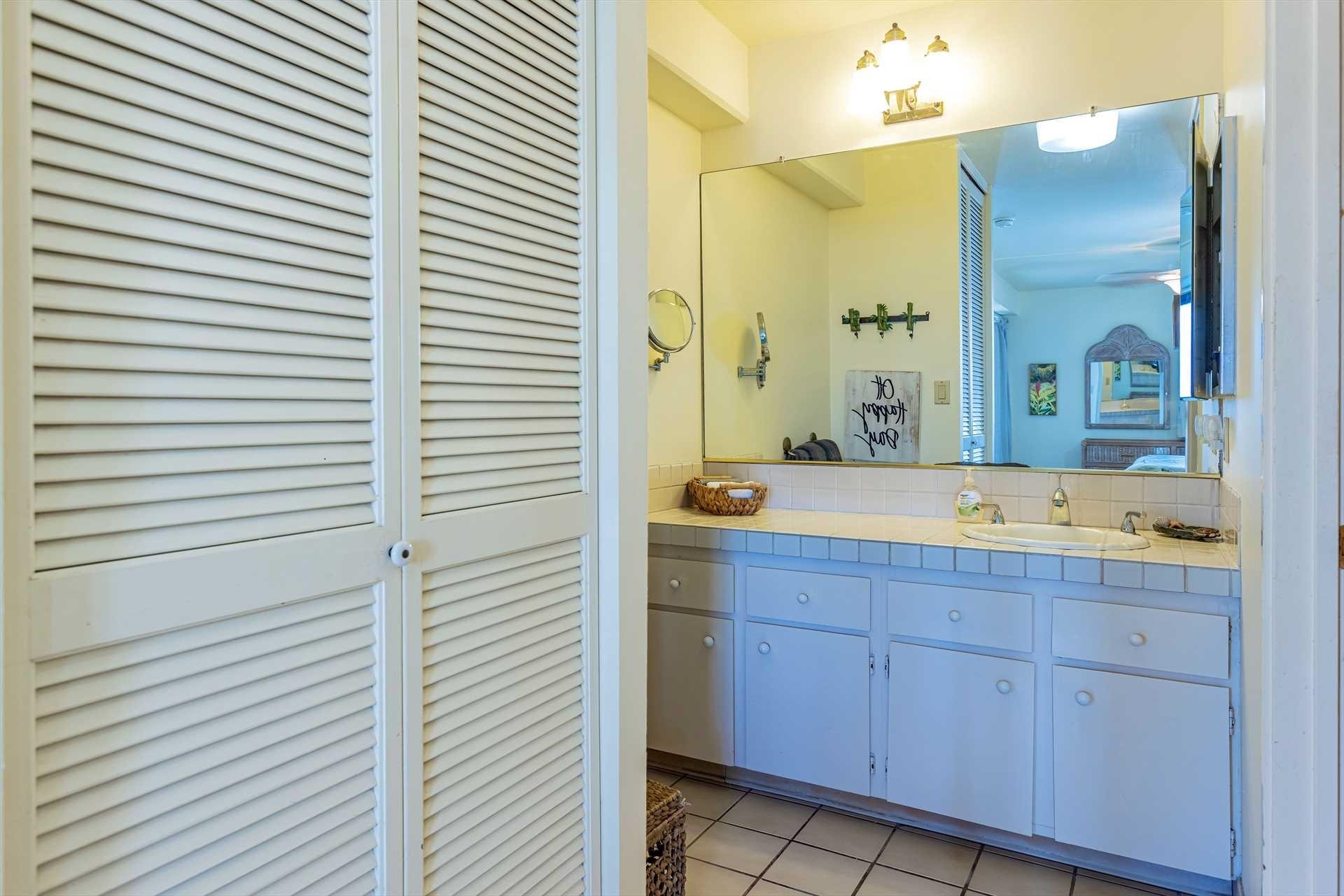 Maalaea Yacht Marina condo # 310, Wailuku, Hawaii - photo 13 of 34