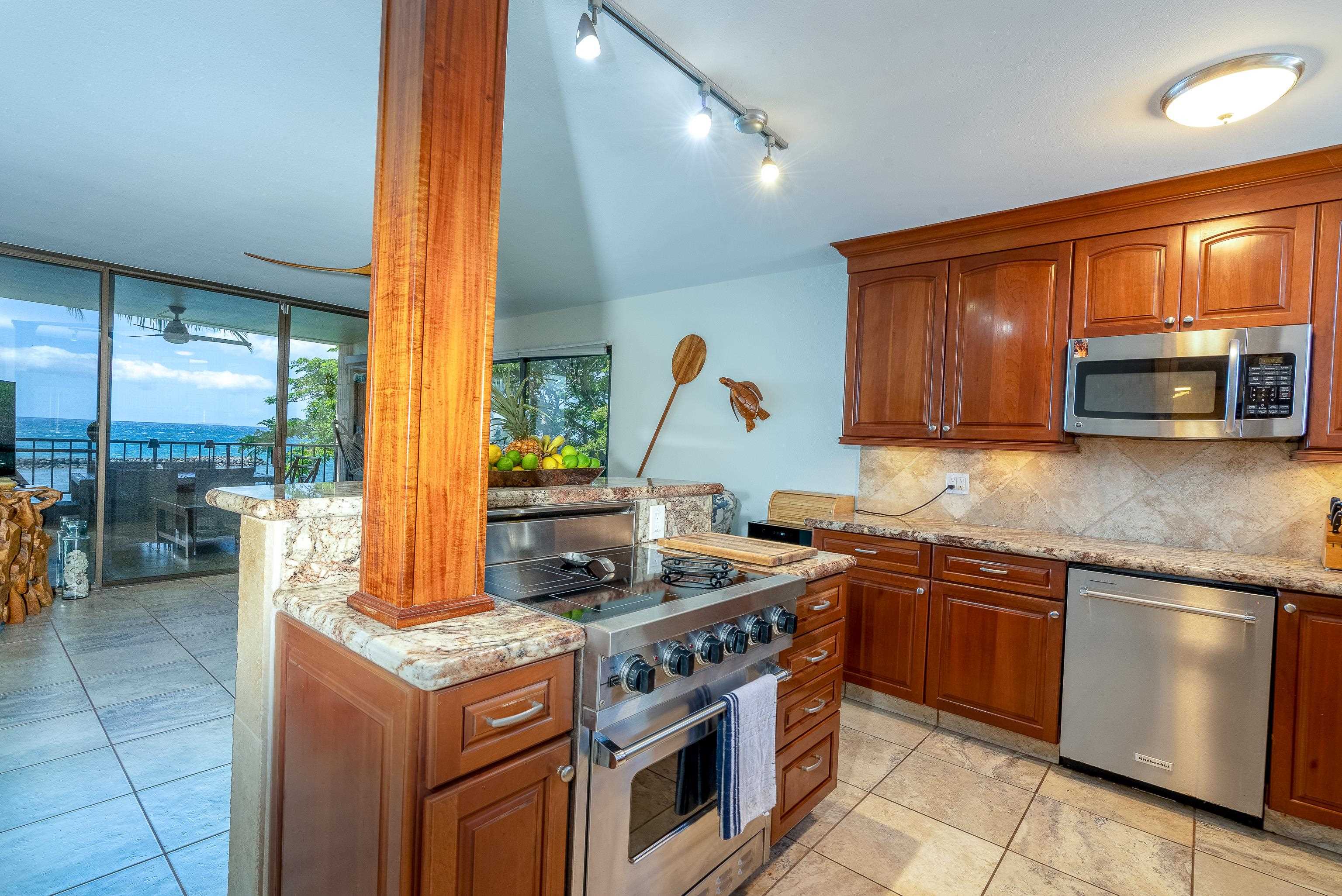 Maalaea Yacht Marina condo # 410, Wailuku, Hawaii - photo 12 of 28