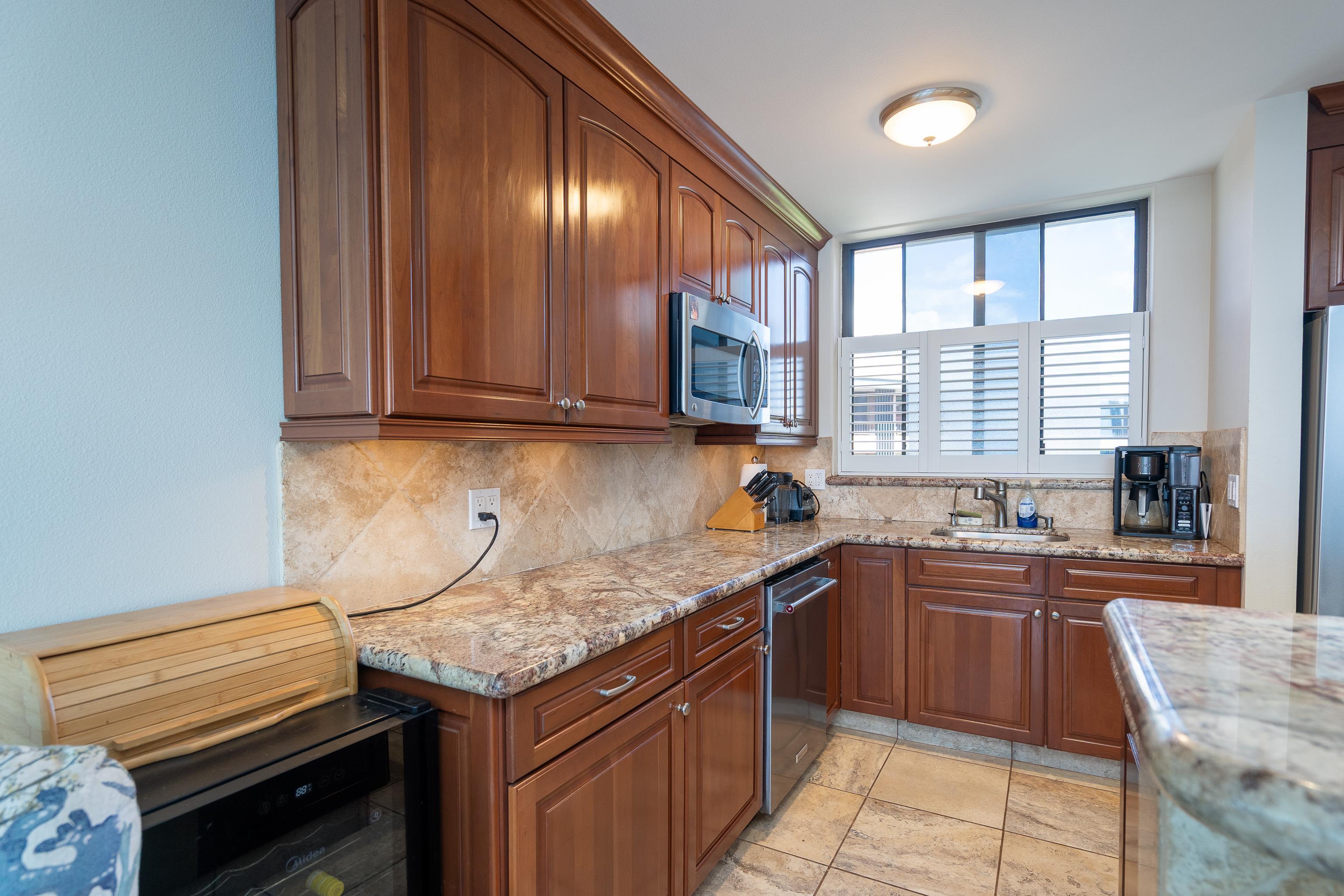 Maalaea Yacht Marina condo # 410, Wailuku, Hawaii - photo 10 of 28