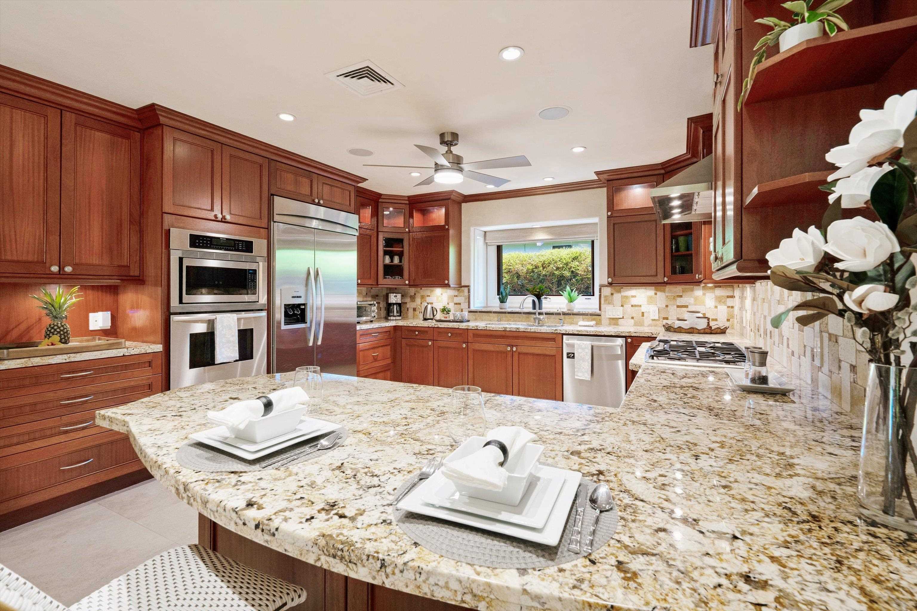 30  Hoawaa Way Keawakapu Beach, Wailea/Makena home - photo 4 of 47