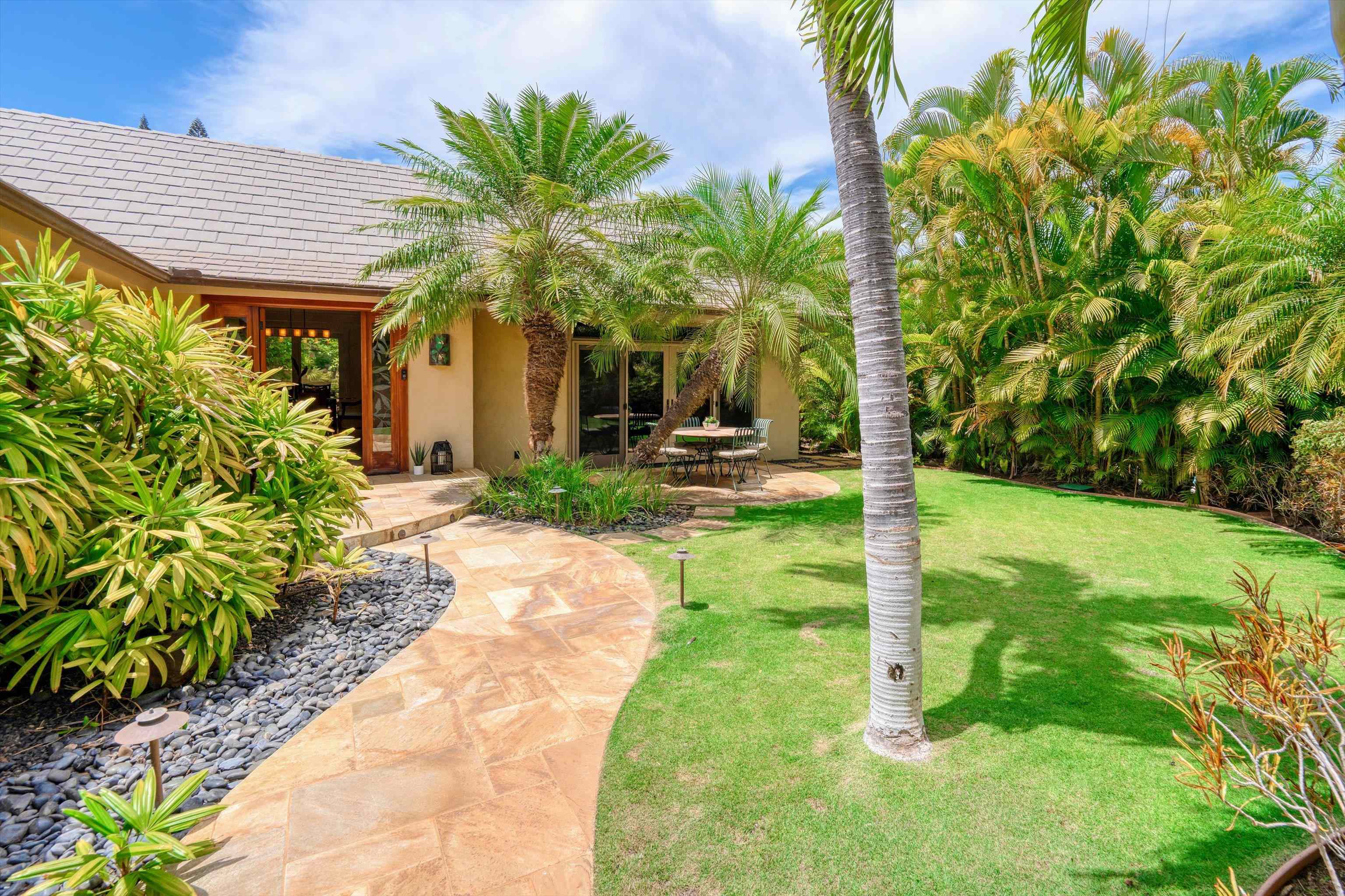 30  Hoawaa Way Keawakapu Beach, Wailea/Makena home - photo 35 of 47