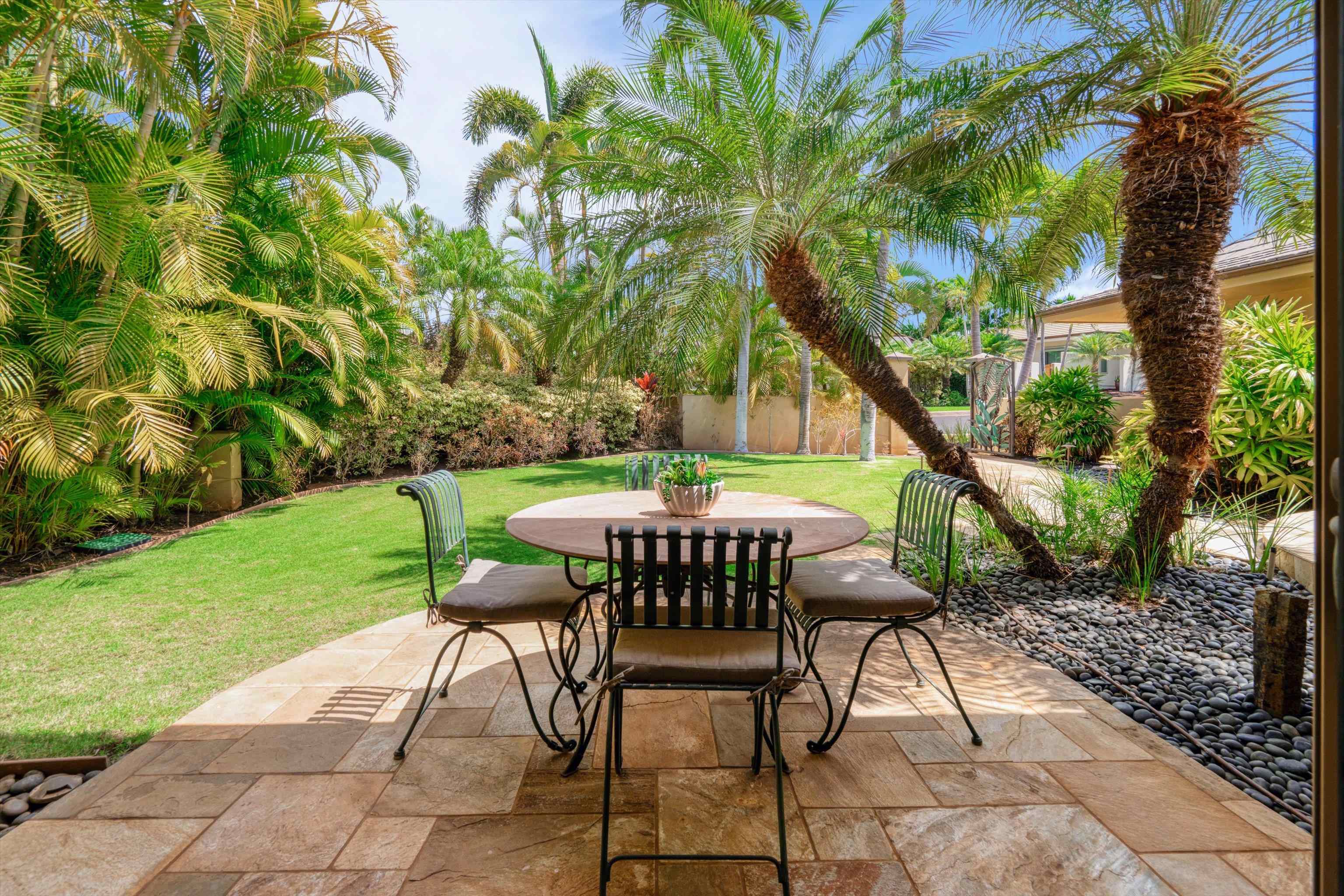 30  Hoawaa Way Keawakapu Beach, Wailea/Makena home - photo 38 of 47