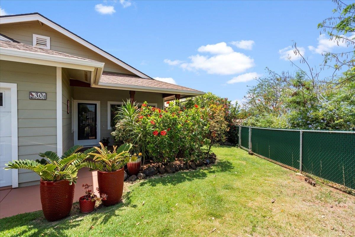 30  Hoe Pl Kuau, Spreckelsville/Paia/Kuau home - photo 3 of 48