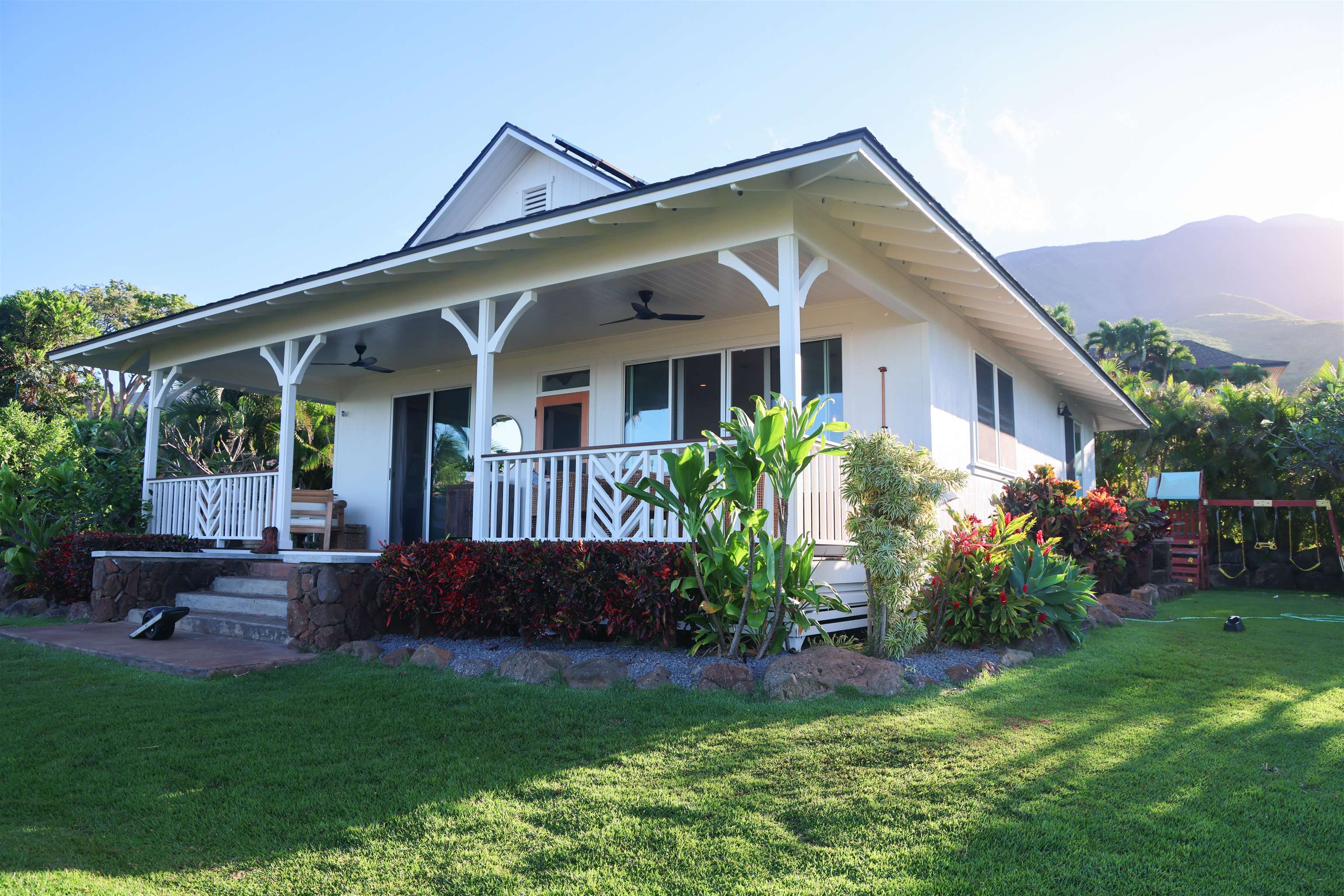 30  Paia Pohaku St , Lahaina home - photo 14 of 27