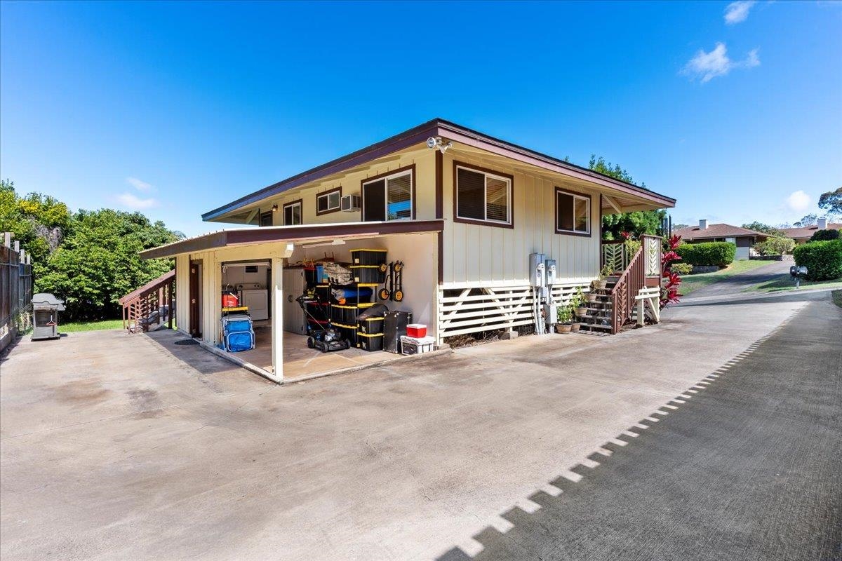 30  Puakea Pl , Kula/Ulupalakua/Kanaio home - photo 3 of 34