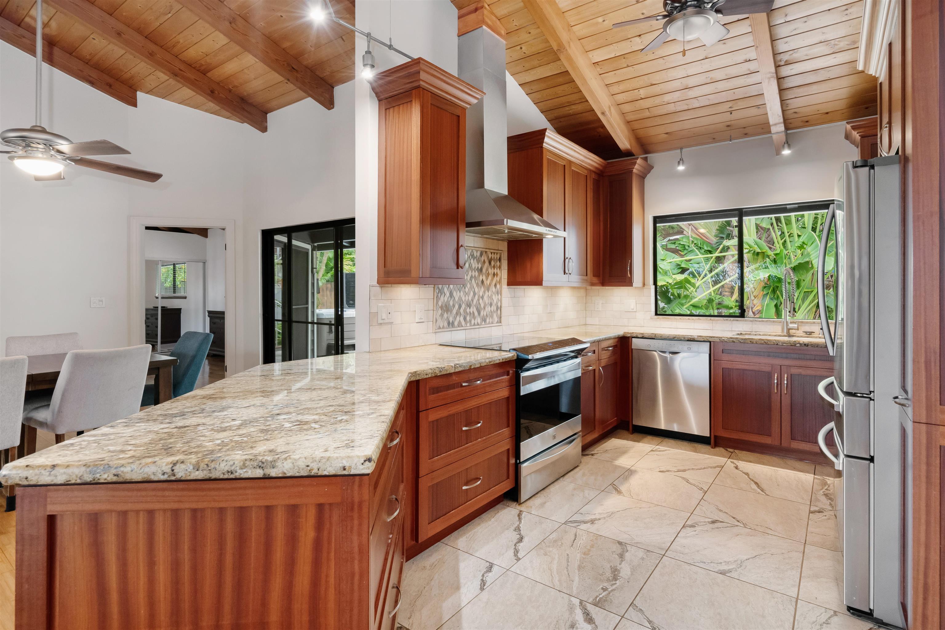 301  Ohina Pl , Kihei home - photo 6 of 49