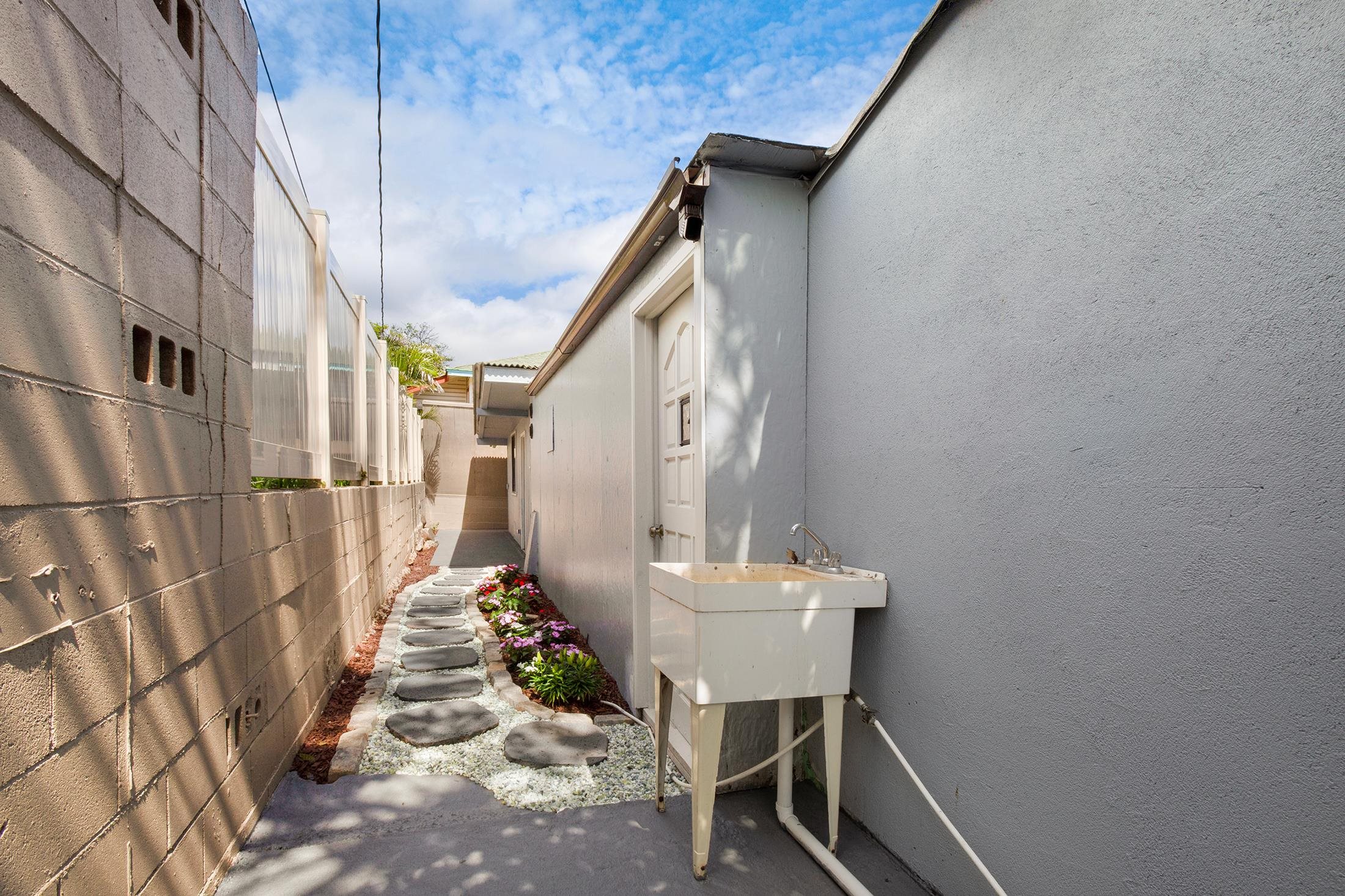 303  Alani Pl Happy Valley, Wailuku home - photo 38 of 49