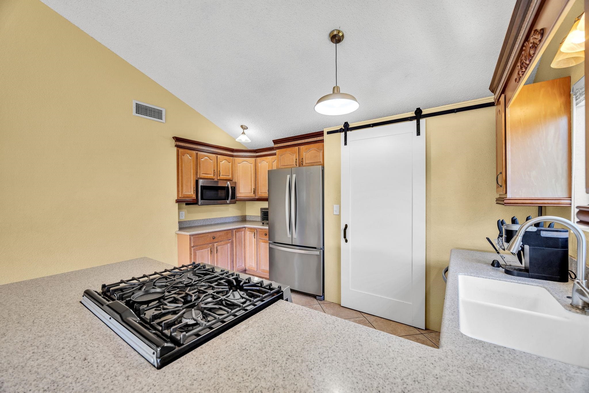 305  Uala Pl Hale Piilani, Kihei home - photo 10 of 50