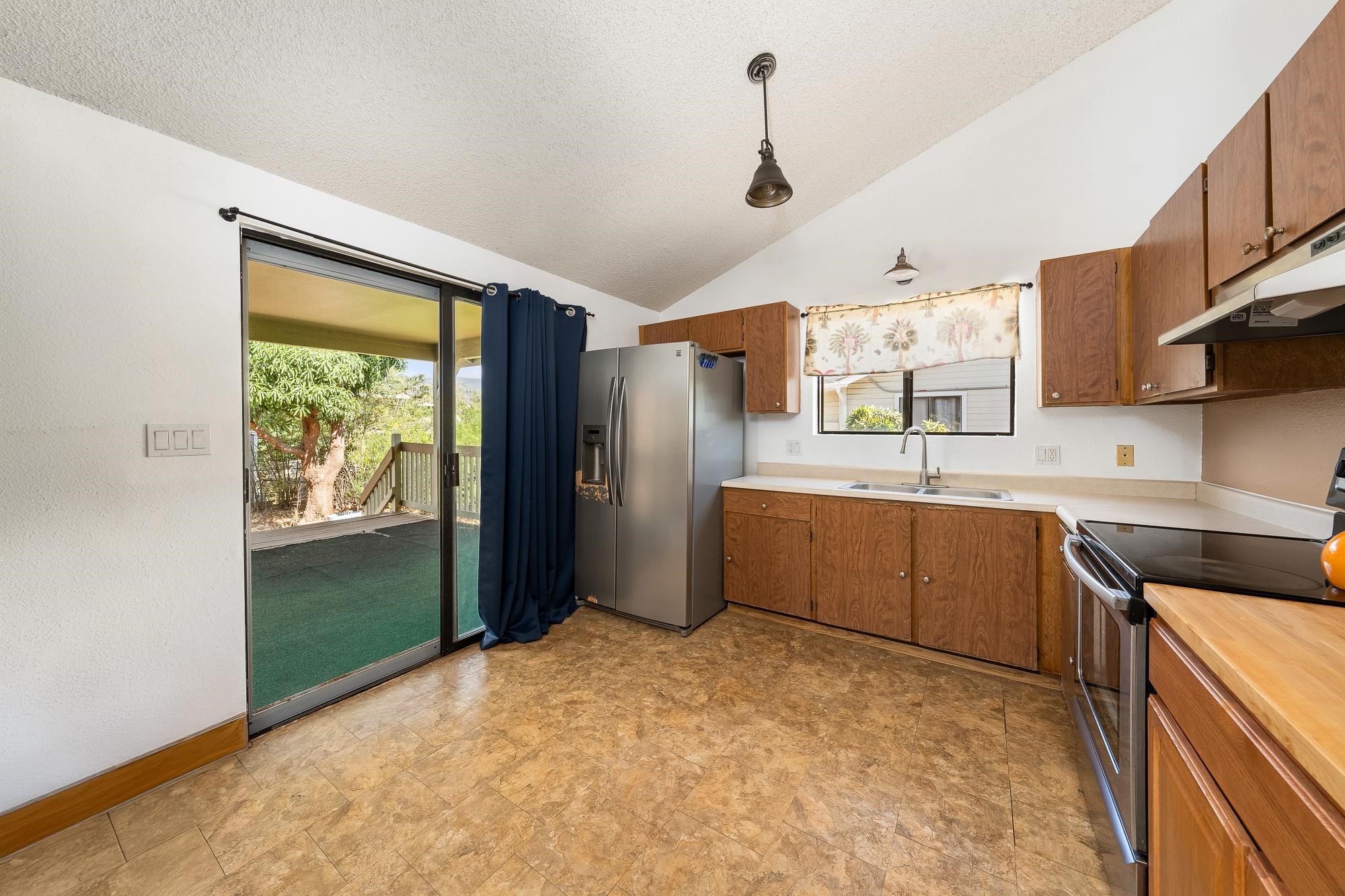 306  Uala Pl Hale Piilani, Kihei home - photo 3 of 24