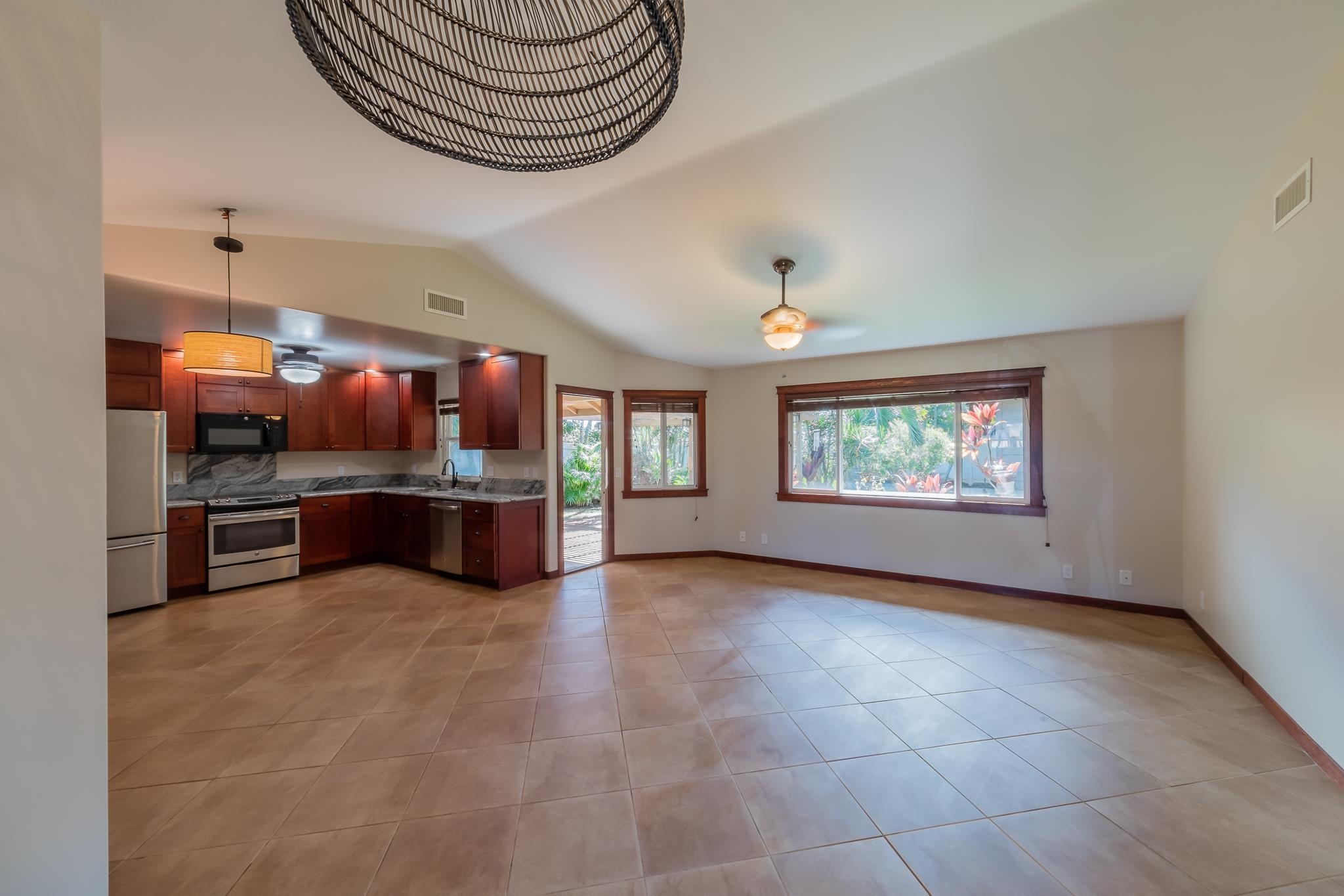 309  Wainohia St North Kihei, Kihei home - photo 11 of 31