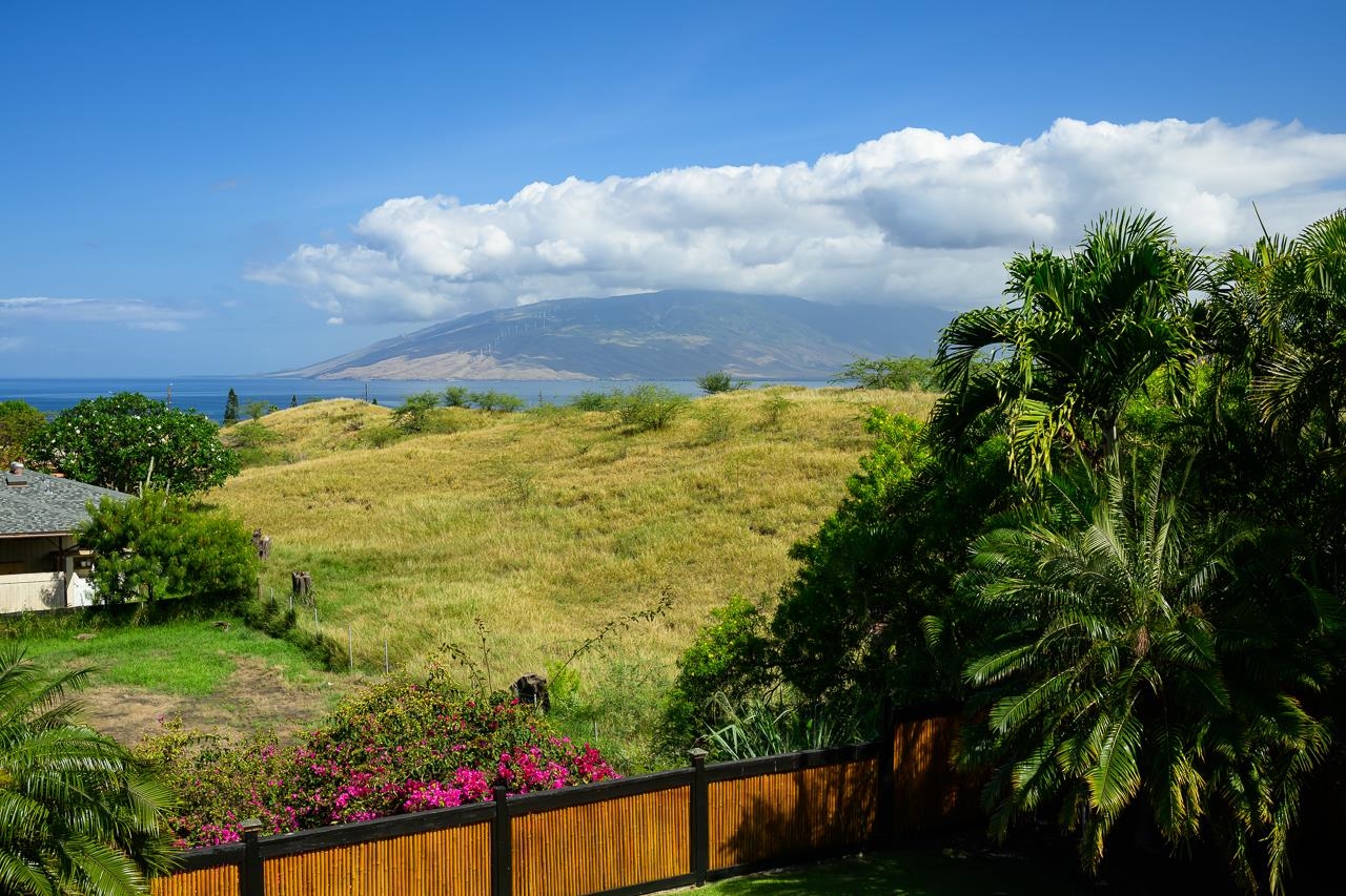 3091  Mapu Pl , Maui Meadows home - photo 14 of 50