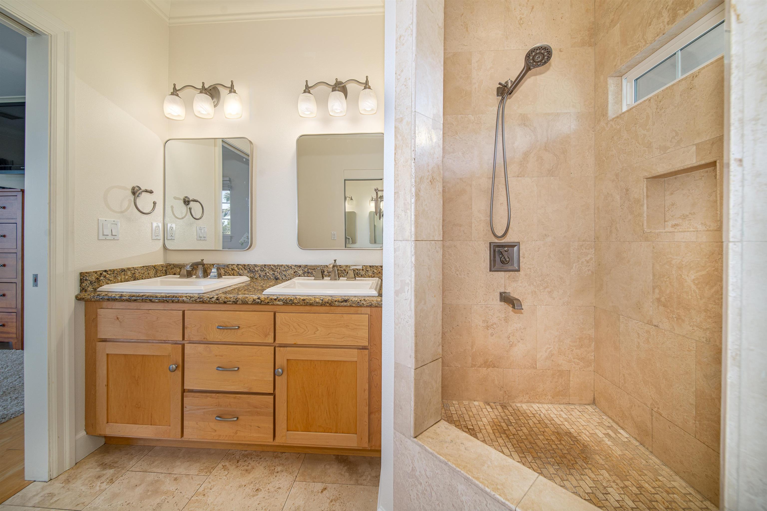 31  Iliahi Way Launiupoko, Lahaina home - photo 12 of 46