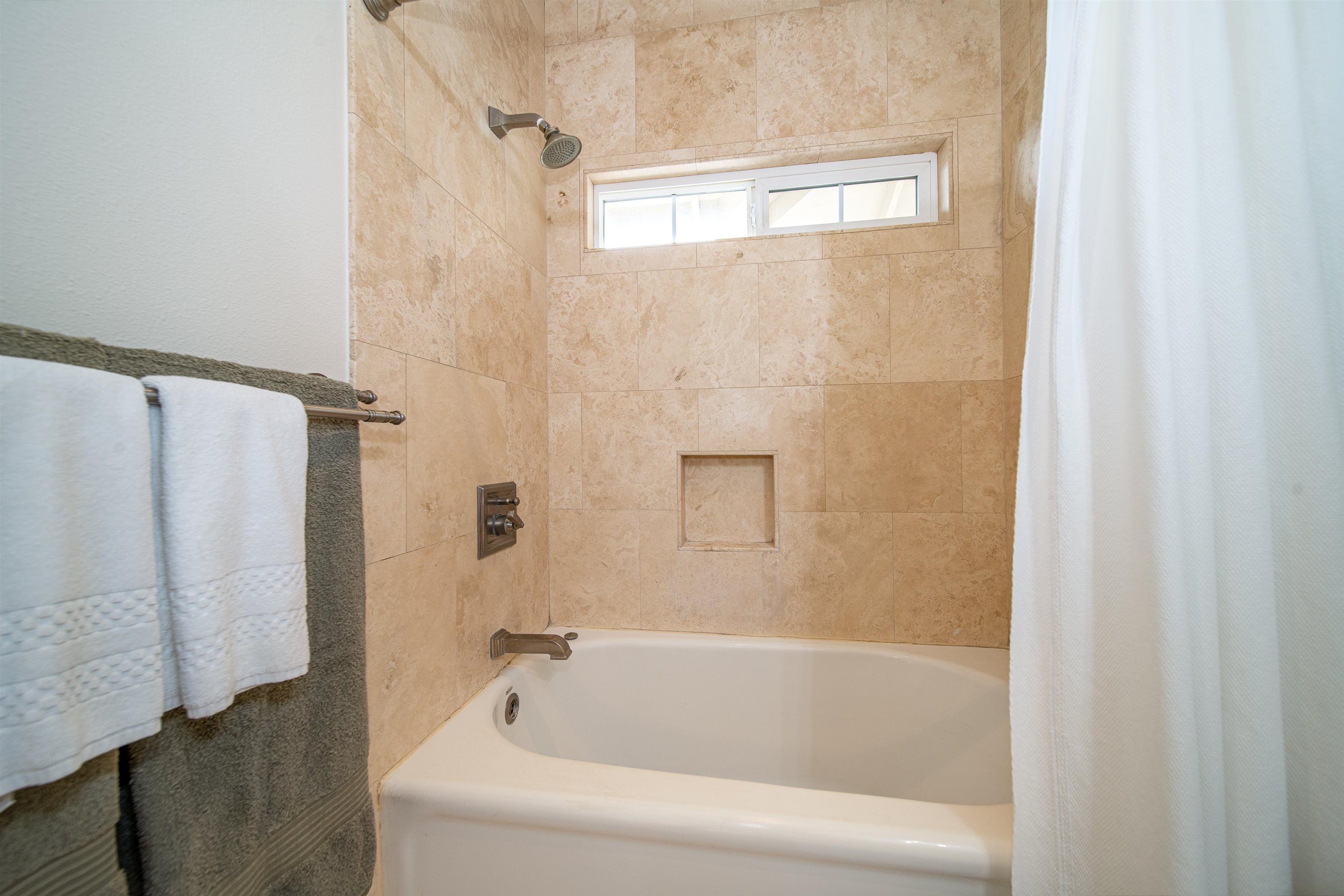 31  Iliahi Way Launiupoko, Lahaina home - photo 29 of 46