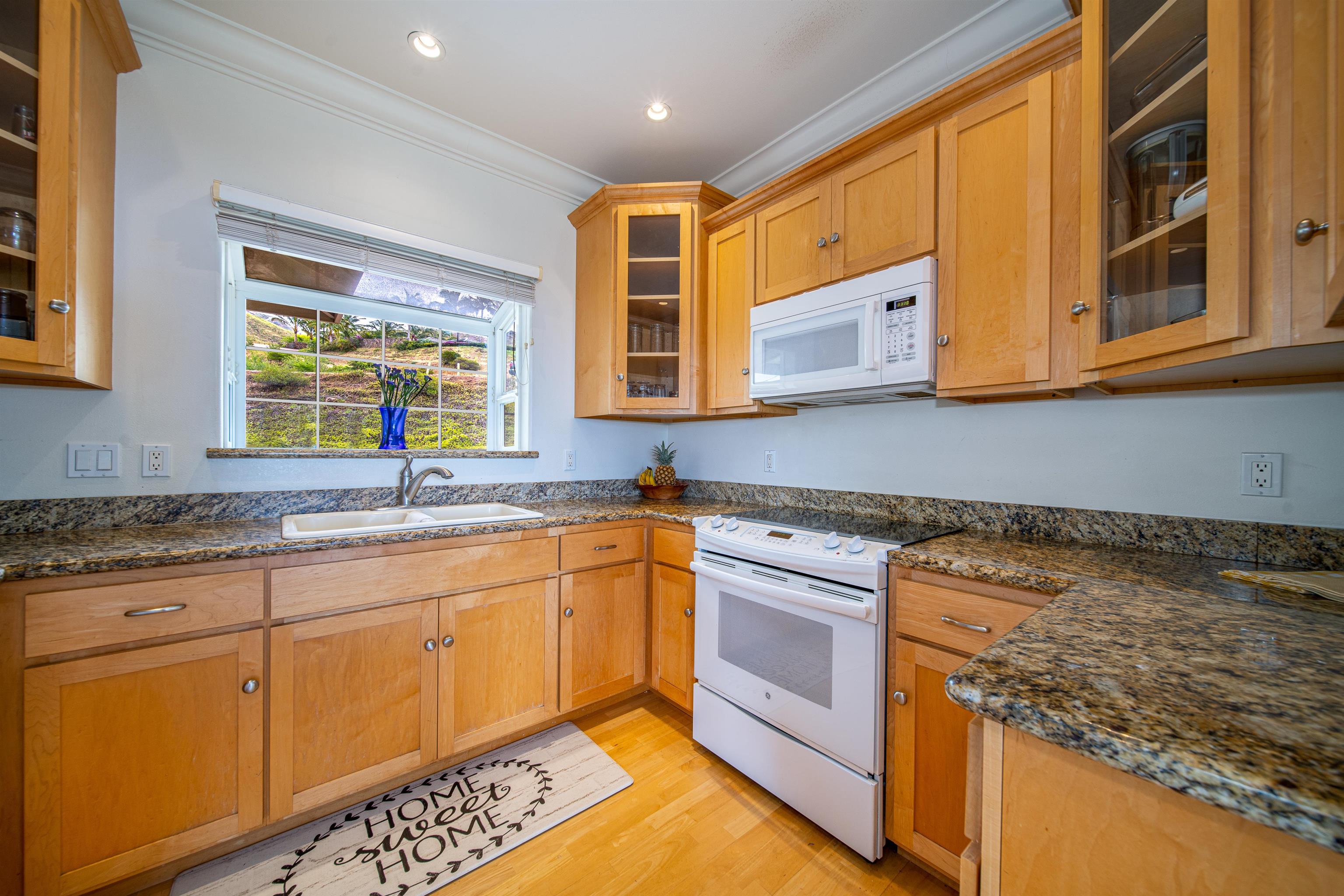 31  Iliahi Way Launiupoko, Lahaina home - photo 8 of 46