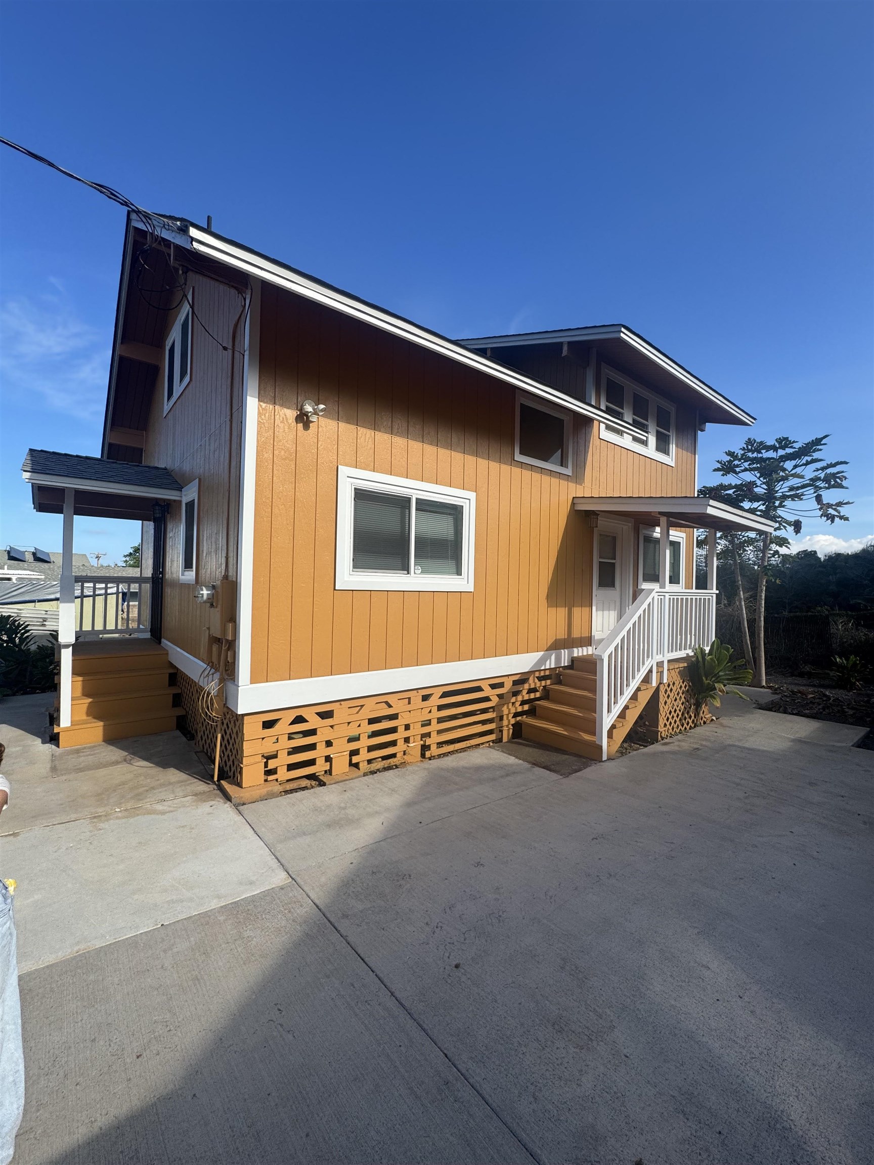 31  Kuhunia St , Wailuku home - photo 4 of 4