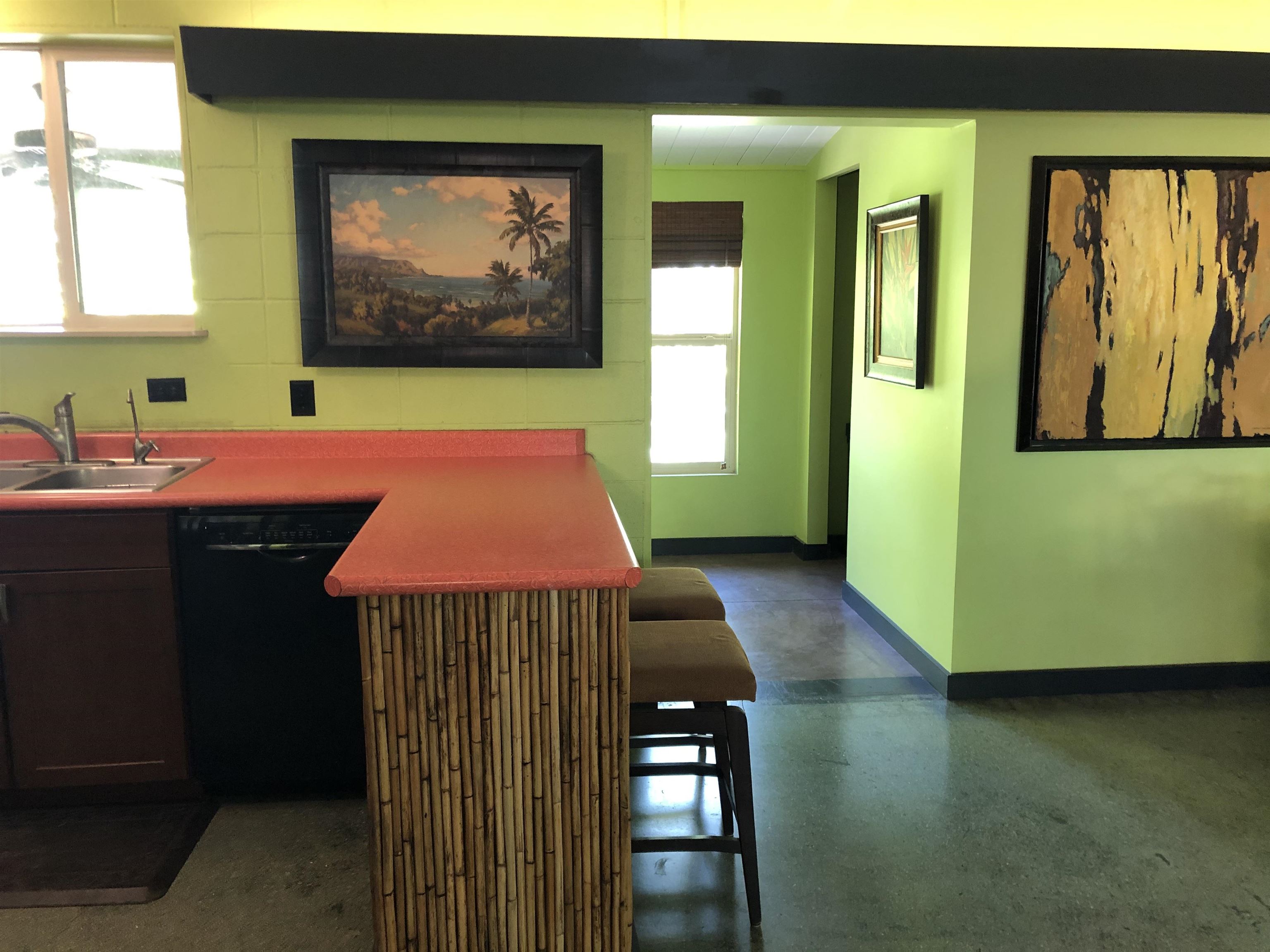 310  Front St Shark Pit, Lahaina home - photo 4 of 22