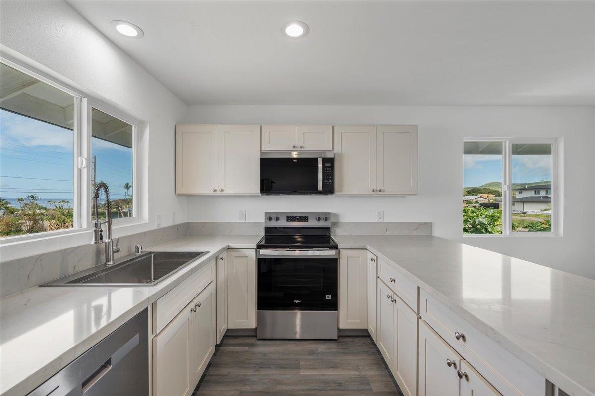 310  Front St , Lahaina home - photo 11 of 46