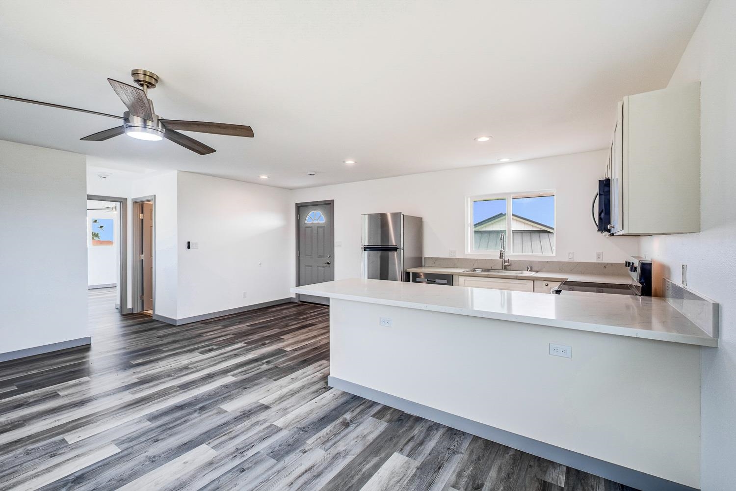 310  Front St Shark Pit, Lahaina home - photo 2 of 50