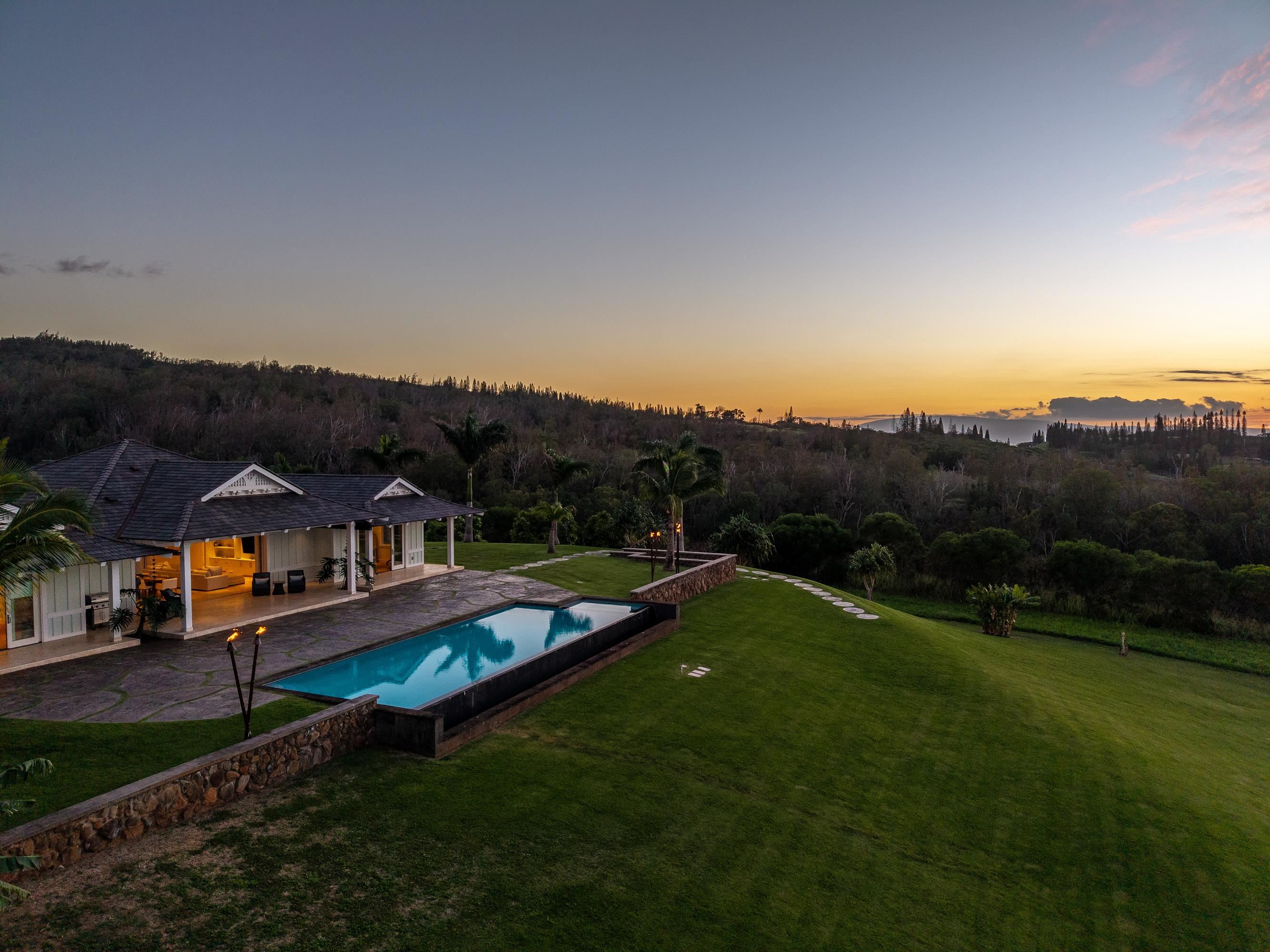 310  Mahana Ridge St Kapalua, Kapalua home - photo 16 of 50