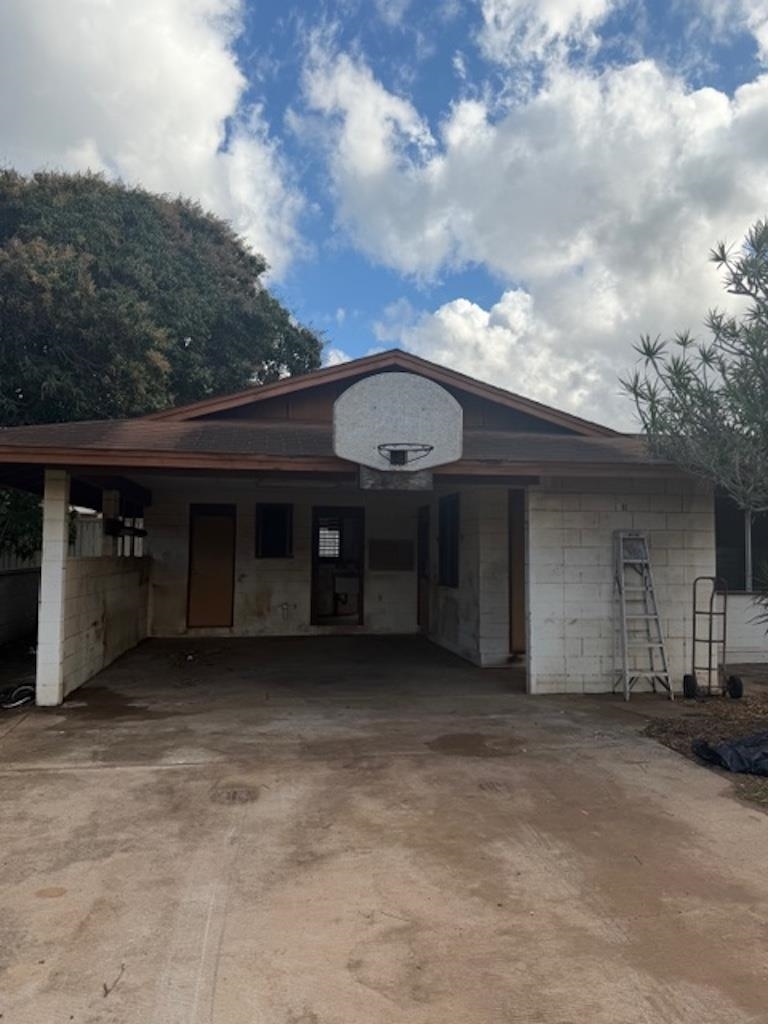 311  S Lehua St , Kahului home - photo 2 of 11