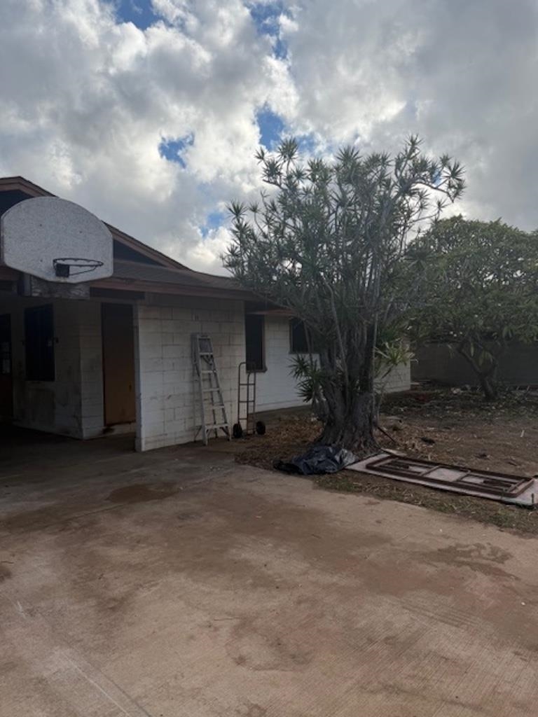311  S Lehua St , Kahului home - photo 3 of 11