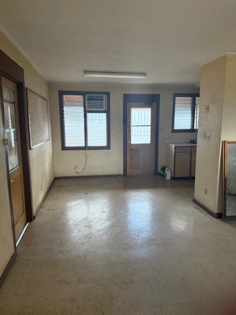 311  S Lehua St , Kahului home - photo 6 of 11