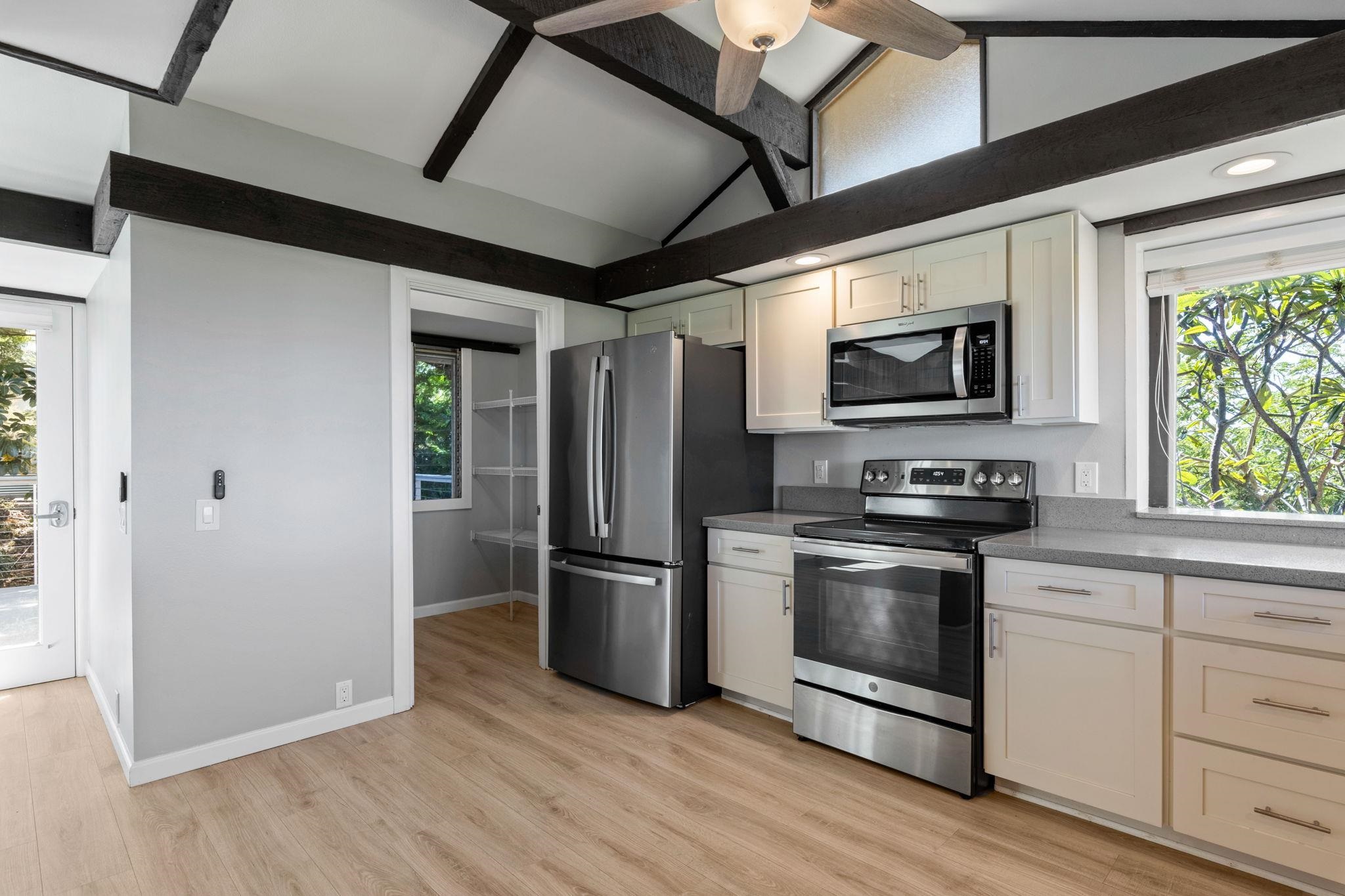 3124  Nahenahe Pl , Maui Meadows home - photo 13 of 48
