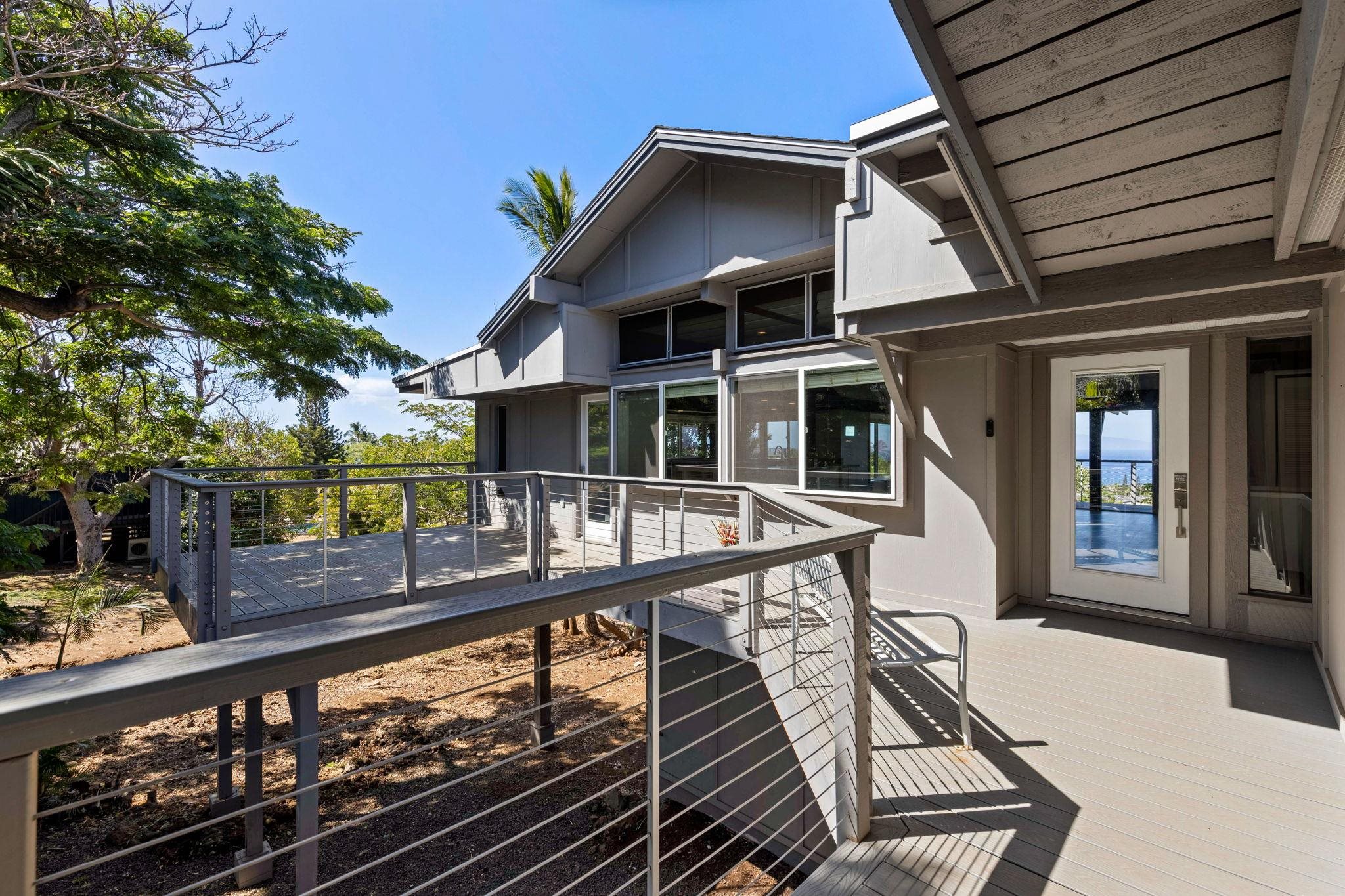 3124  Nahenahe Pl , Maui Meadows home - photo 41 of 48