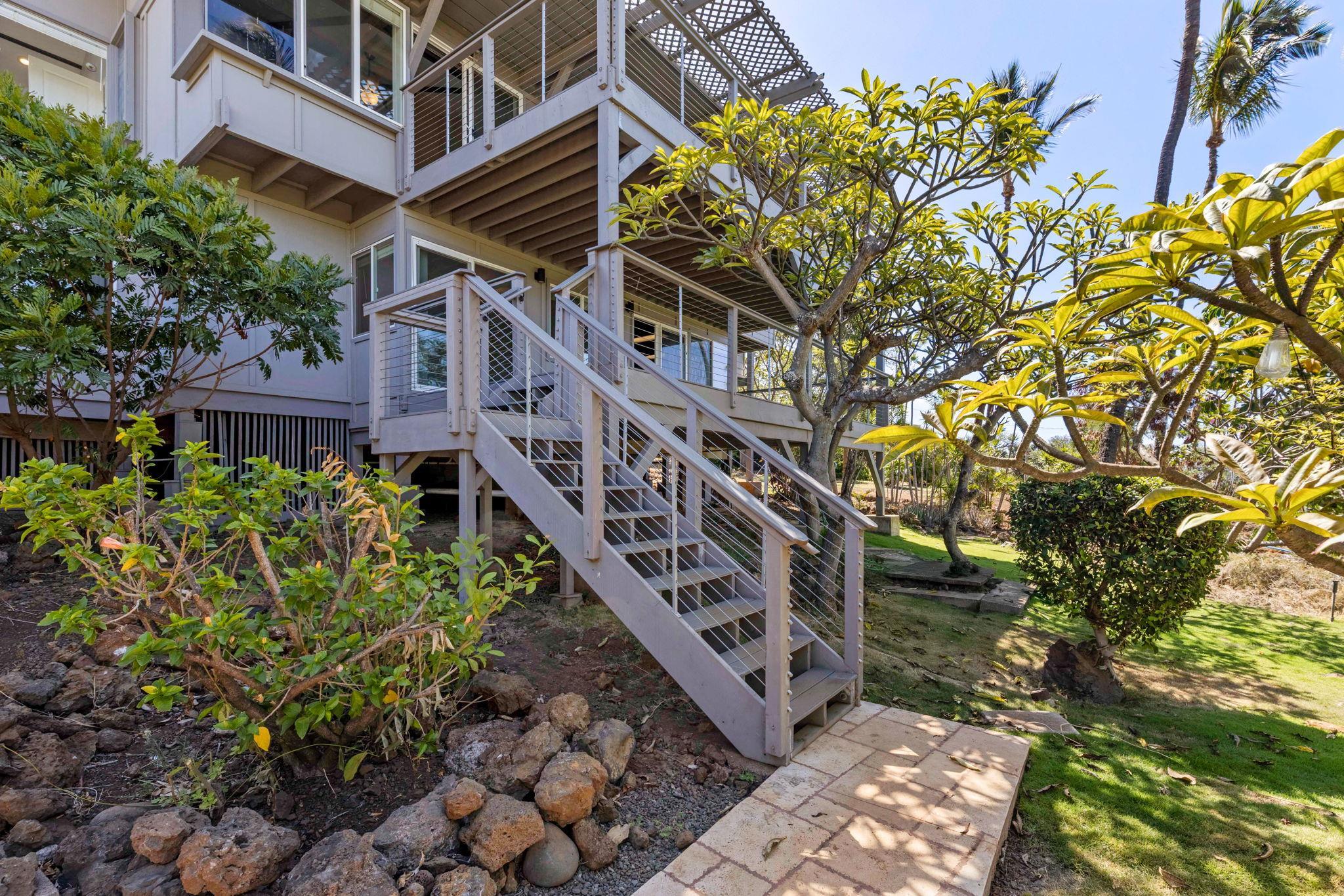 3124  Nahenahe Pl , Maui Meadows home - photo 43 of 48