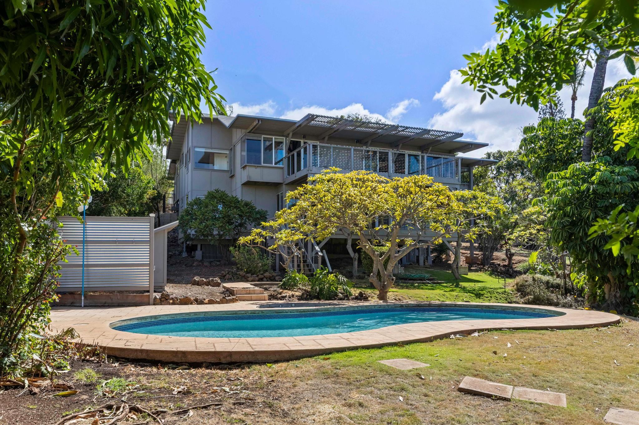 3124  Nahenahe Pl , Maui Meadows home - photo 44 of 48