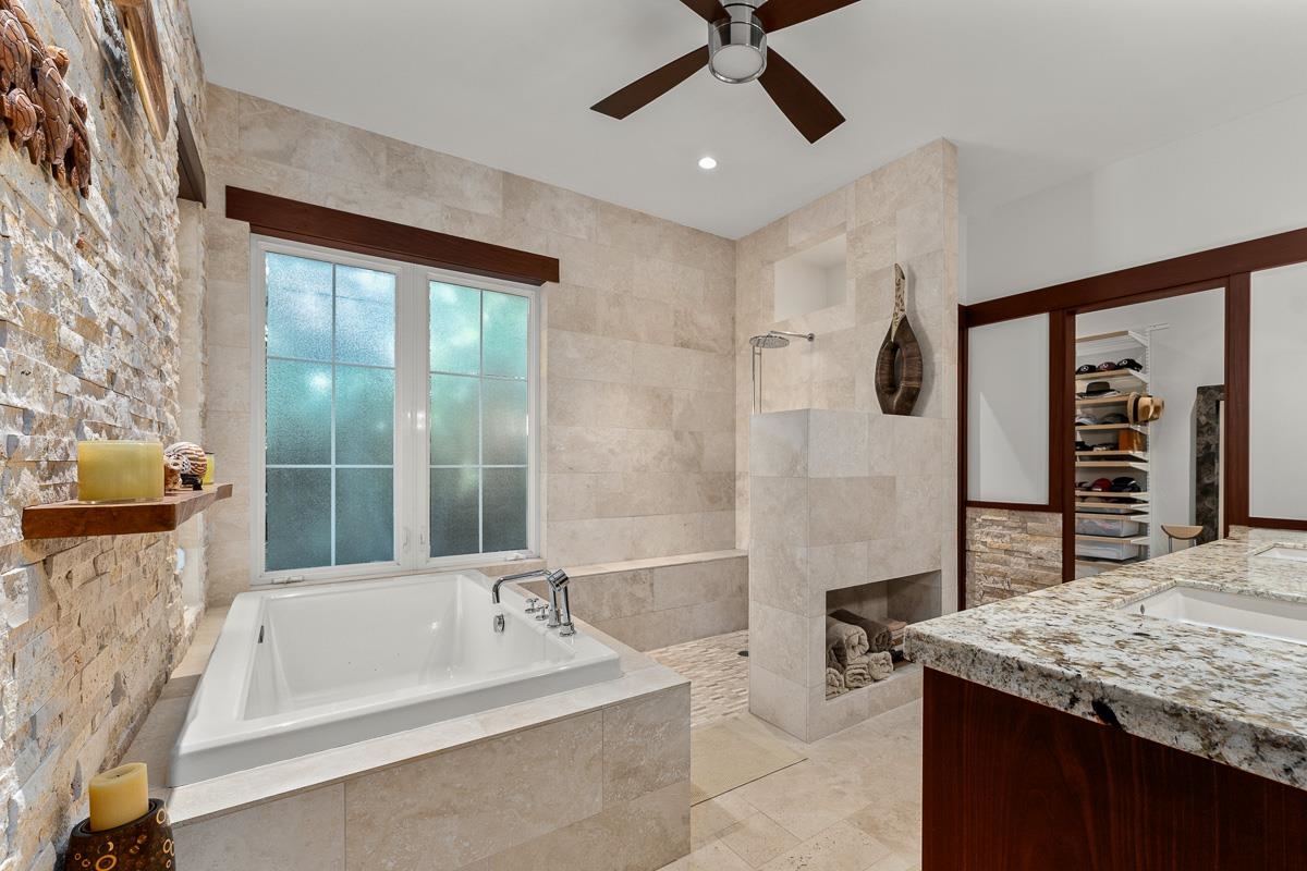 3160  Noho Loihi Way , Wailea/Makena home - photo 24 of 50