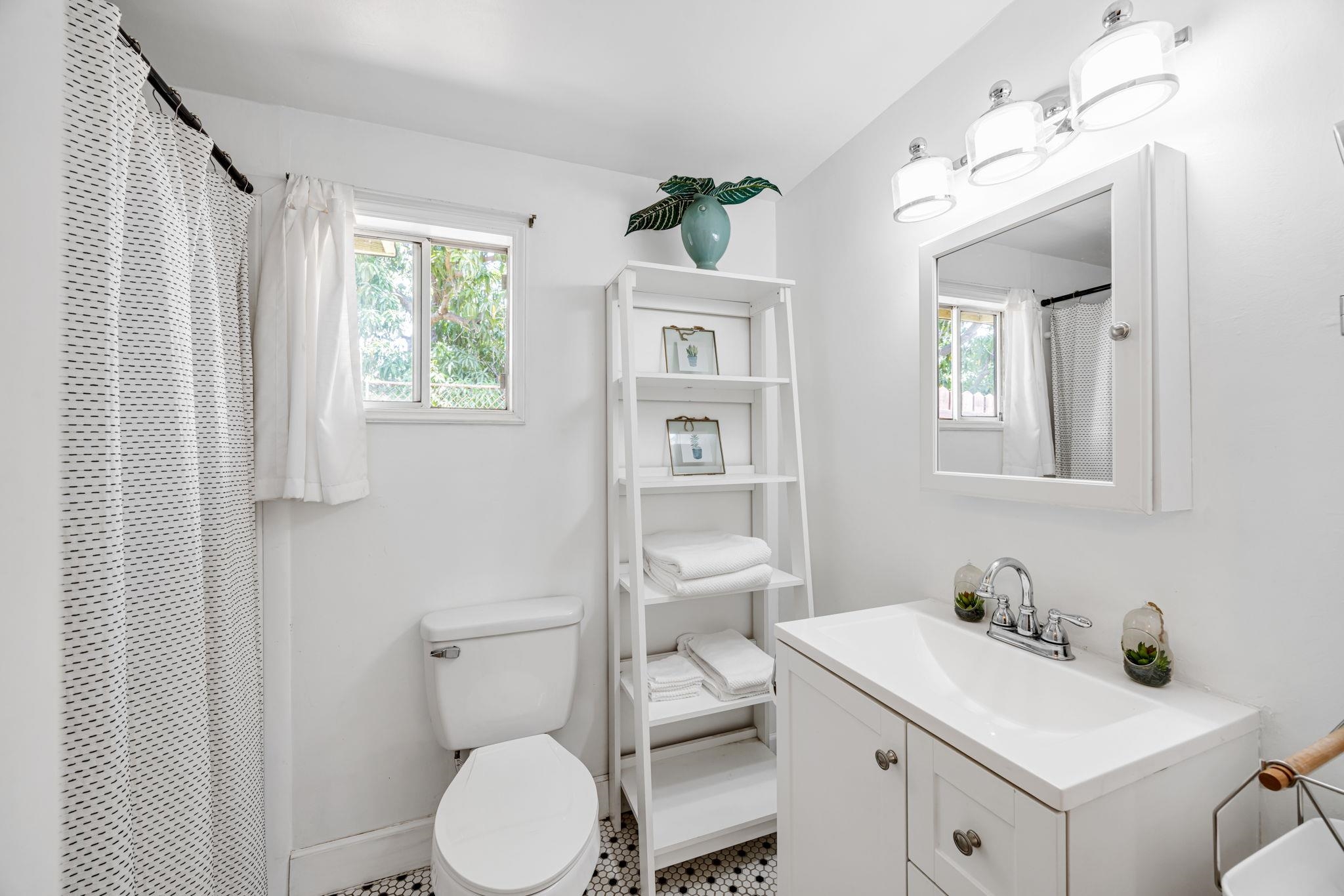 317  Kenolio Rd , Kihei home - photo 13 of 45