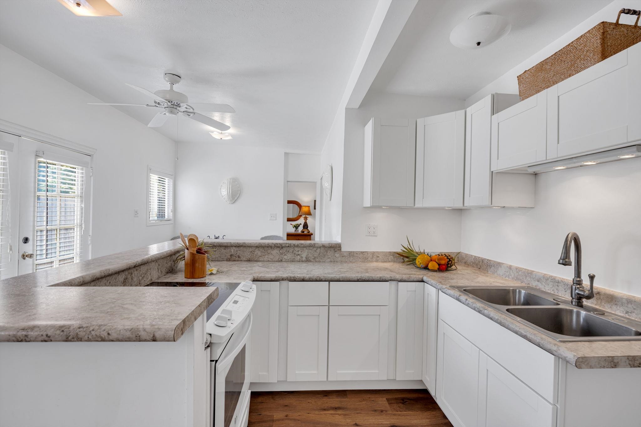 317  Kenolio Rd , Kihei home - photo 7 of 45