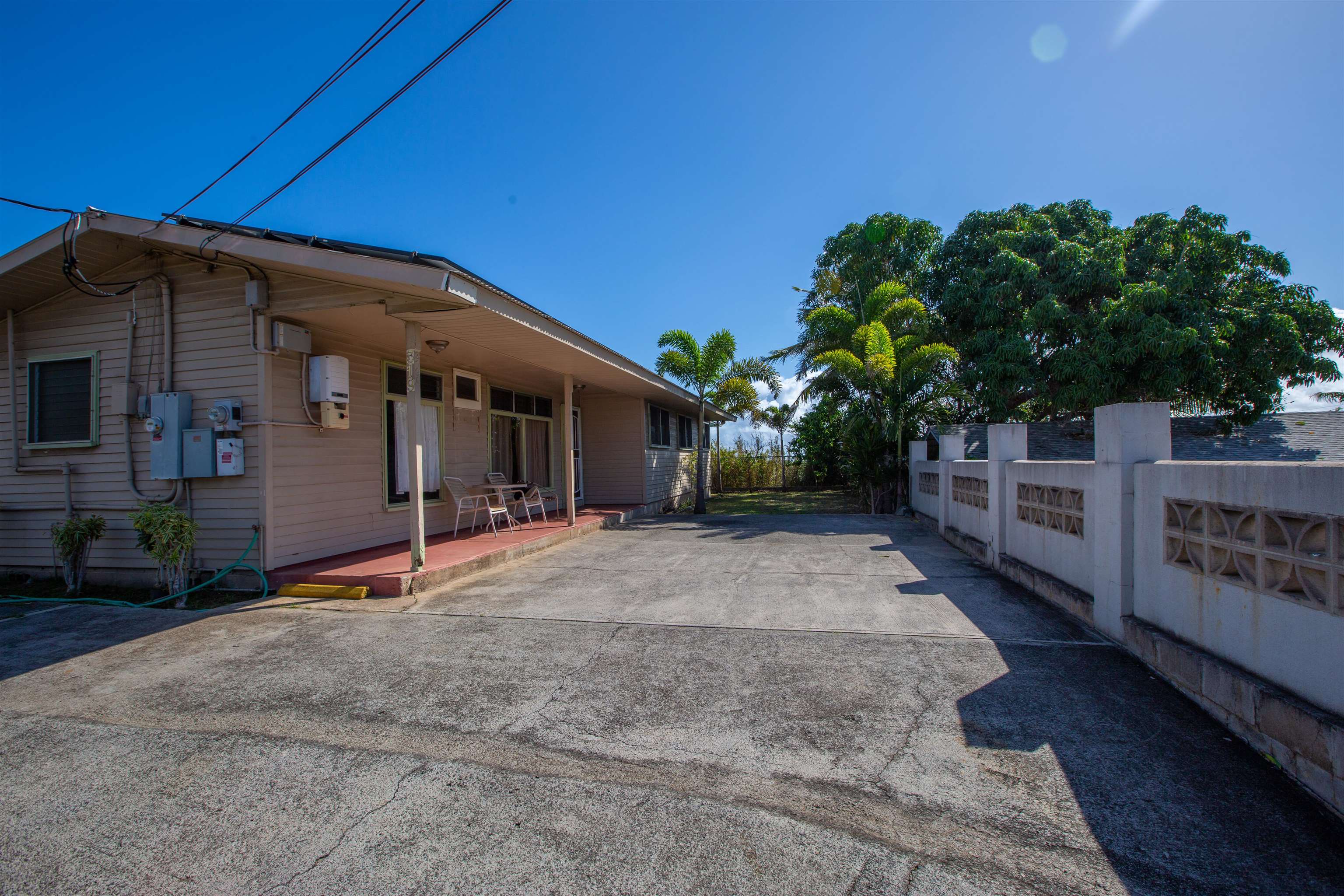 319  Leleihoku St , Wailuku home - photo 4 of 30