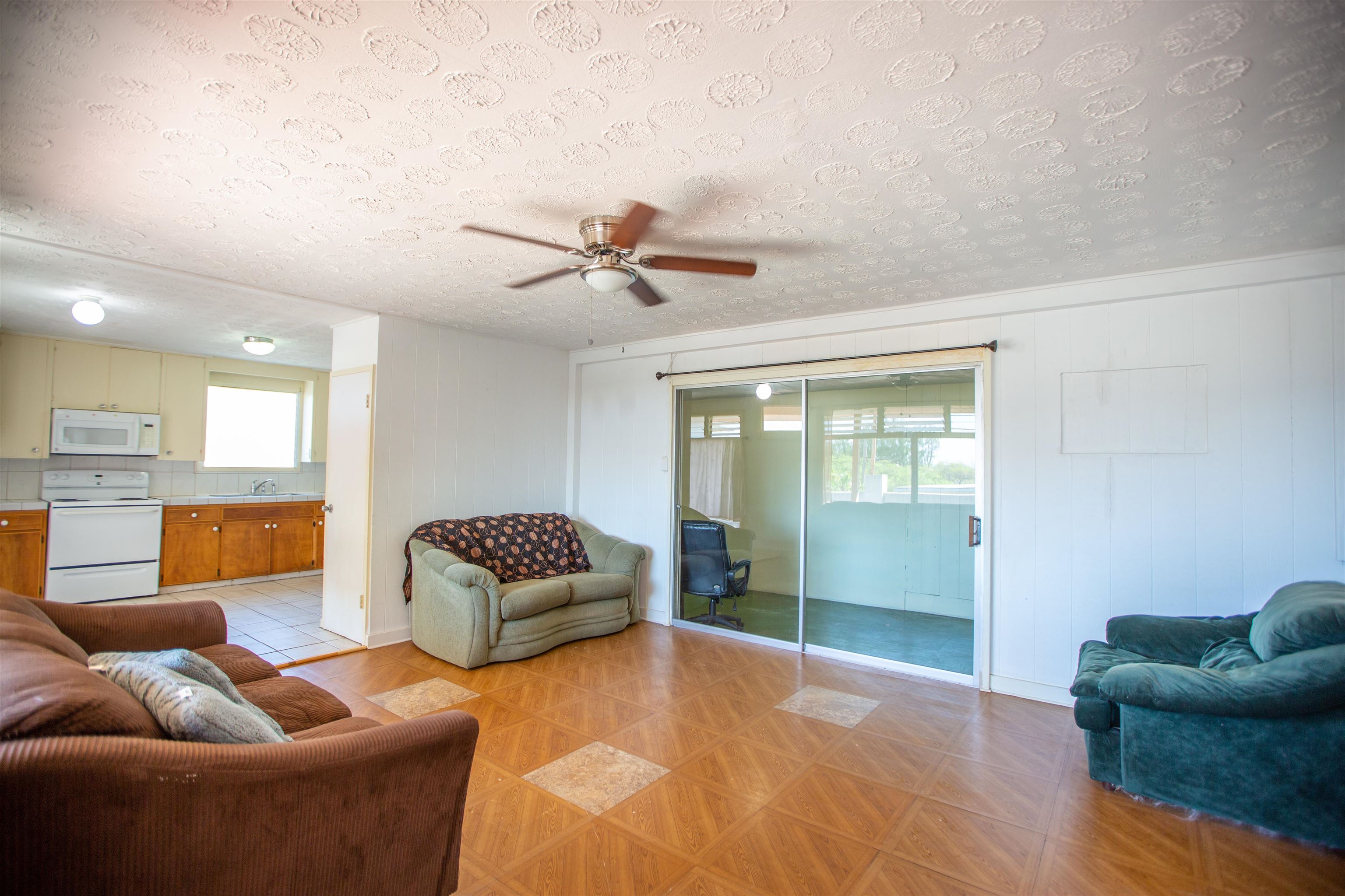 319  Leleihoku St , Wailuku home - photo 8 of 30
